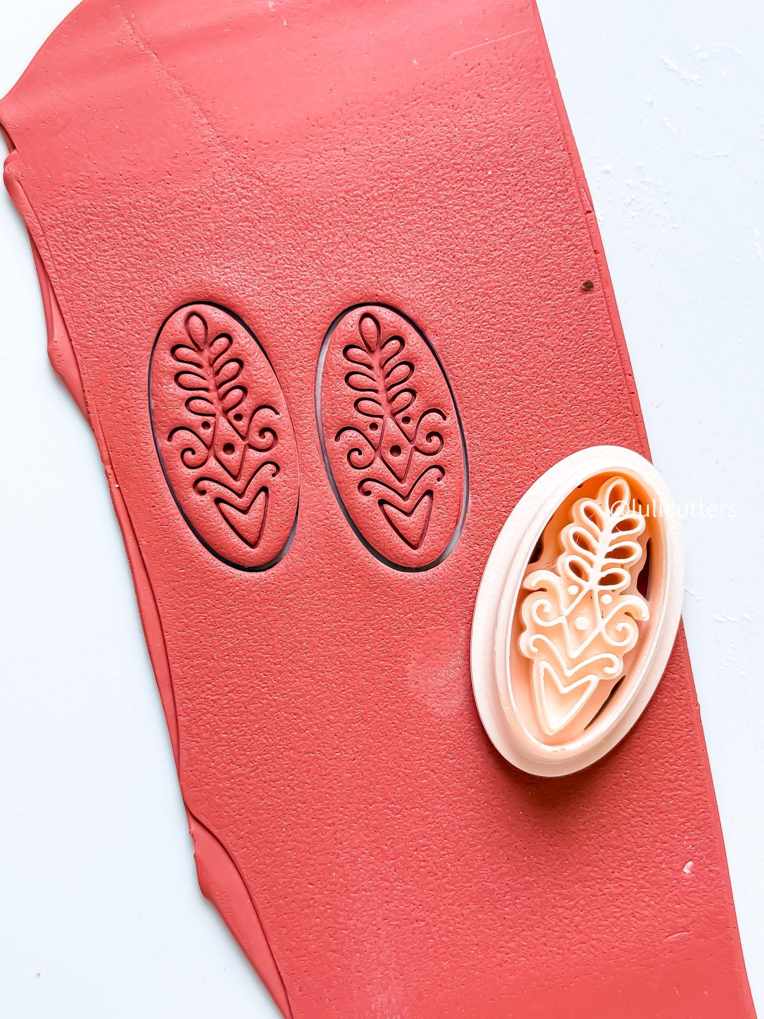Oval Folk Art Heart Clay Earring Cutter with Imprint Design