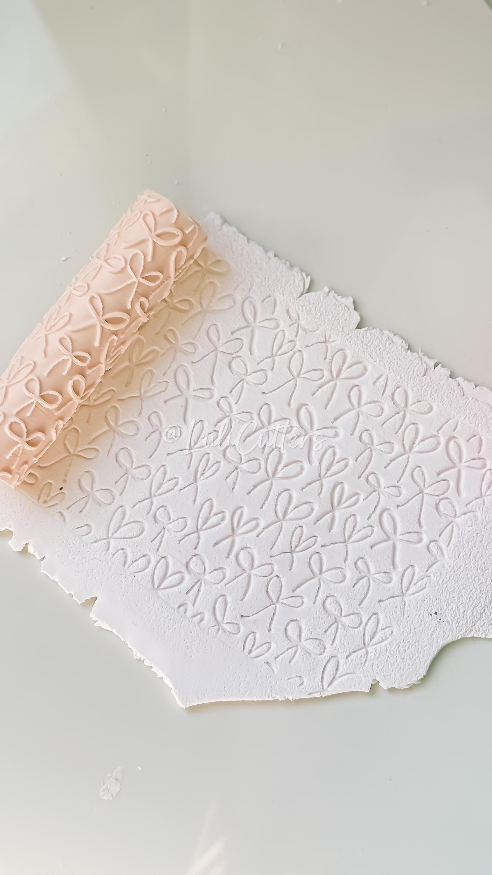 Bow Pattern Texture Roller Tool for Polymer Clay Earrings and Crafts