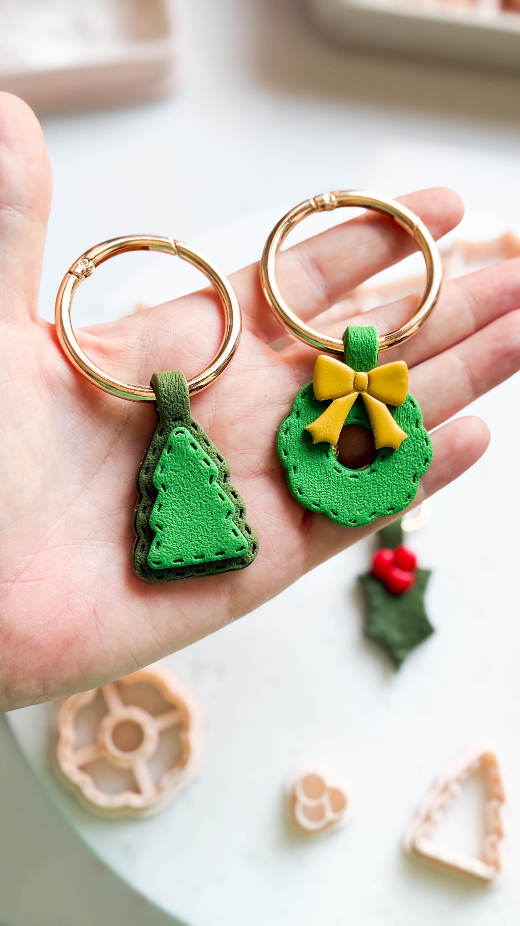 Christmas Keychain Clay Cutter – Wreath, Tree & Mistletoe Polymer Clay Tools for Holiday Crafts