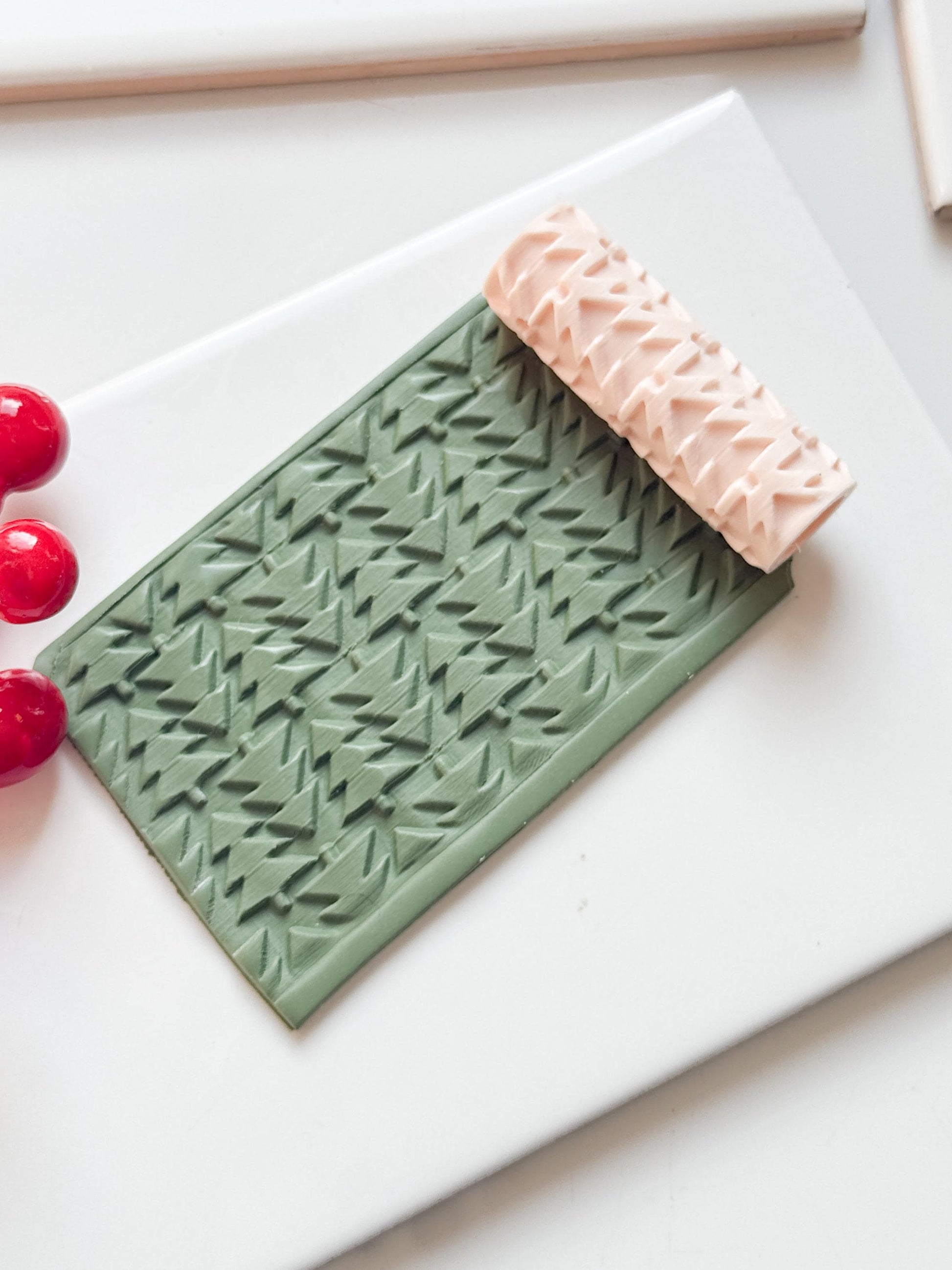 Christmas Tree Embossing Roller – Holiday Pattern Roller for Polymer Clay