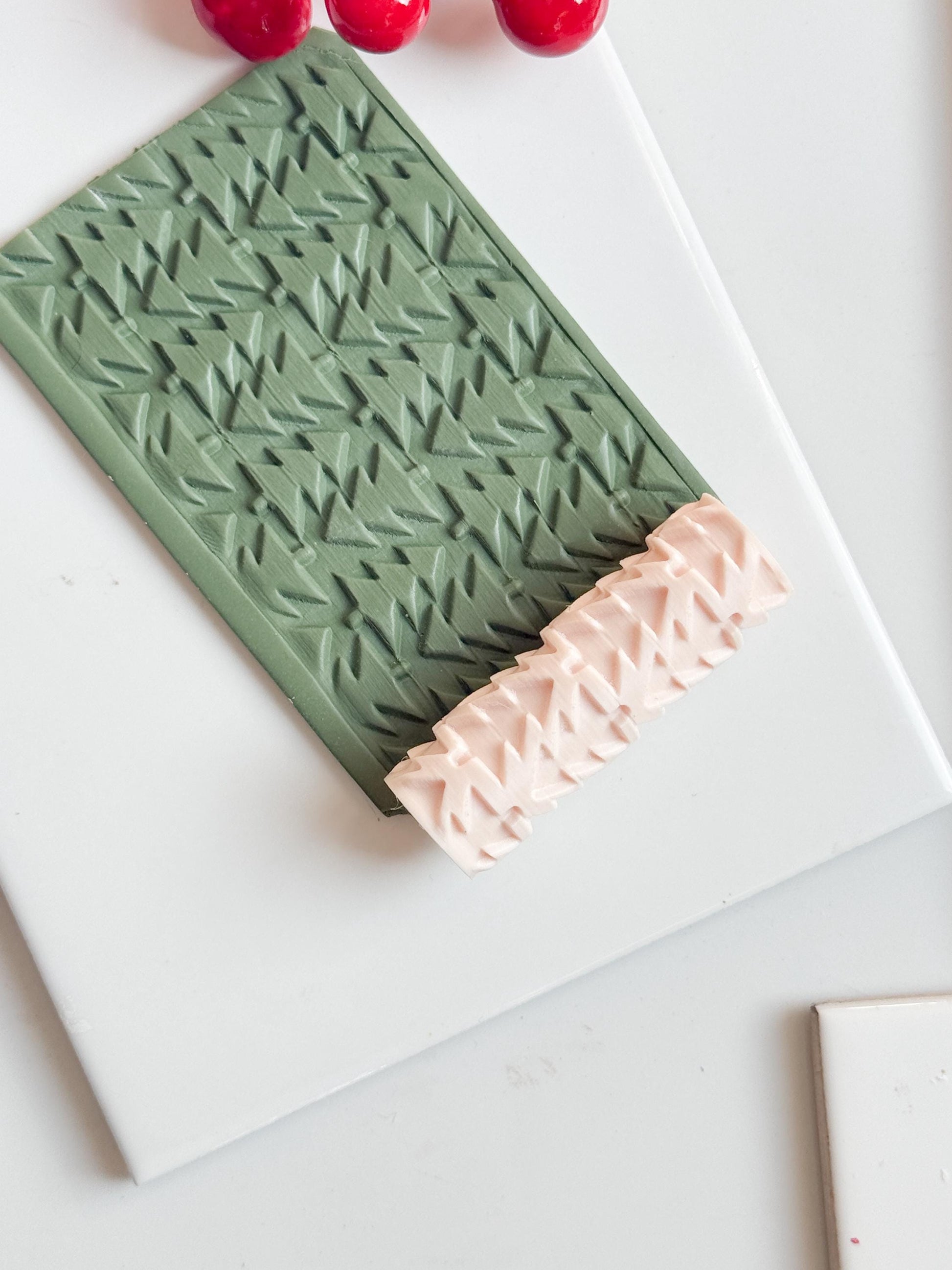 Christmas Tree Embossing Roller – Holiday Pattern Roller for Polymer Clay