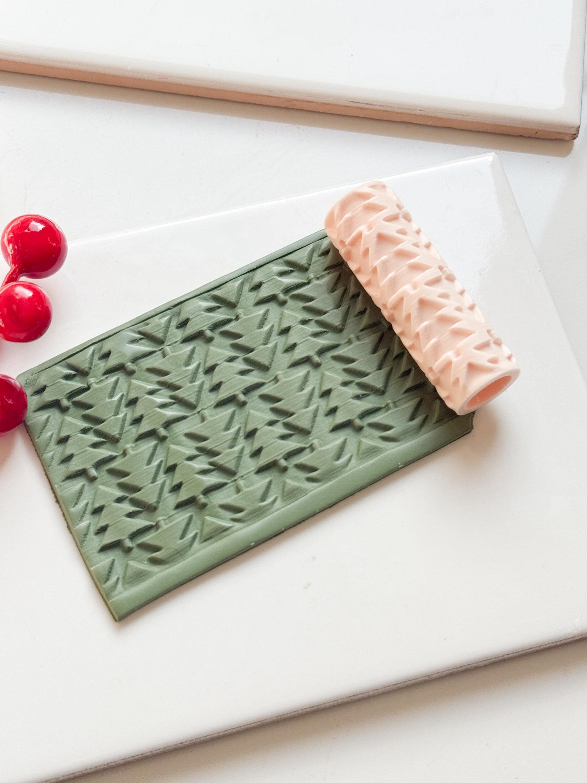 Christmas Tree Embossing Roller – Holiday Pattern Roller for Polymer Clay