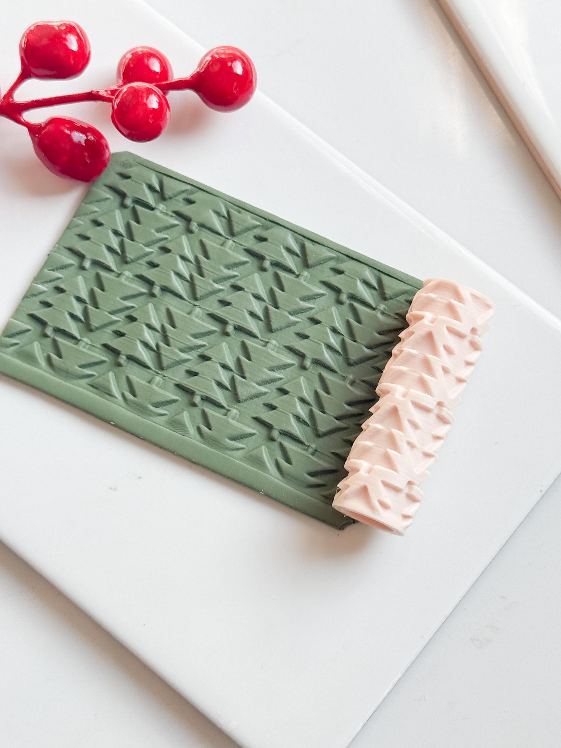 Christmas Tree Embossing Roller – Holiday Pattern Roller for Polymer Clay
