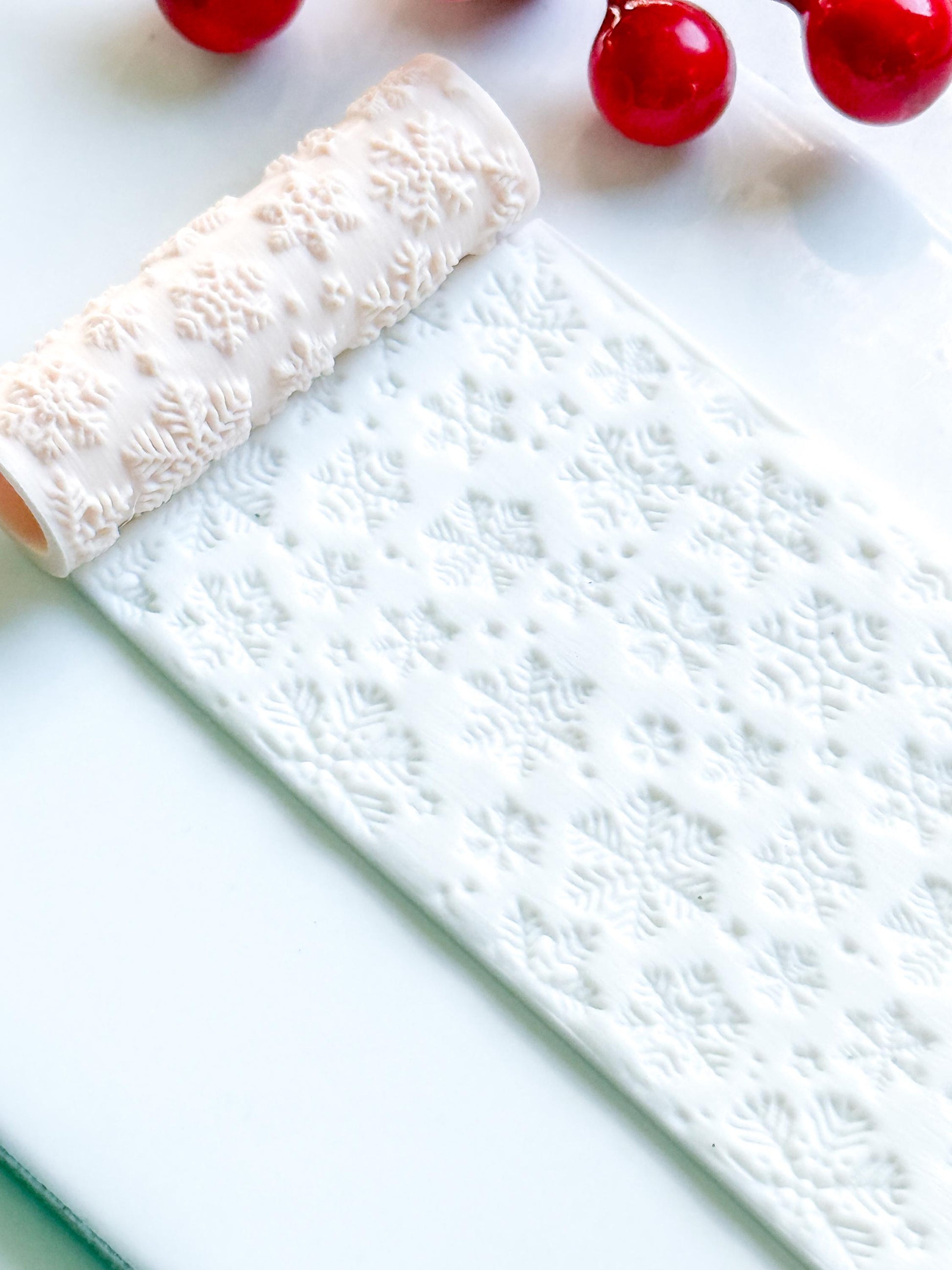 Snowflake Deboss Roller for Polymer Clay – Winter Texture Rolling Pin