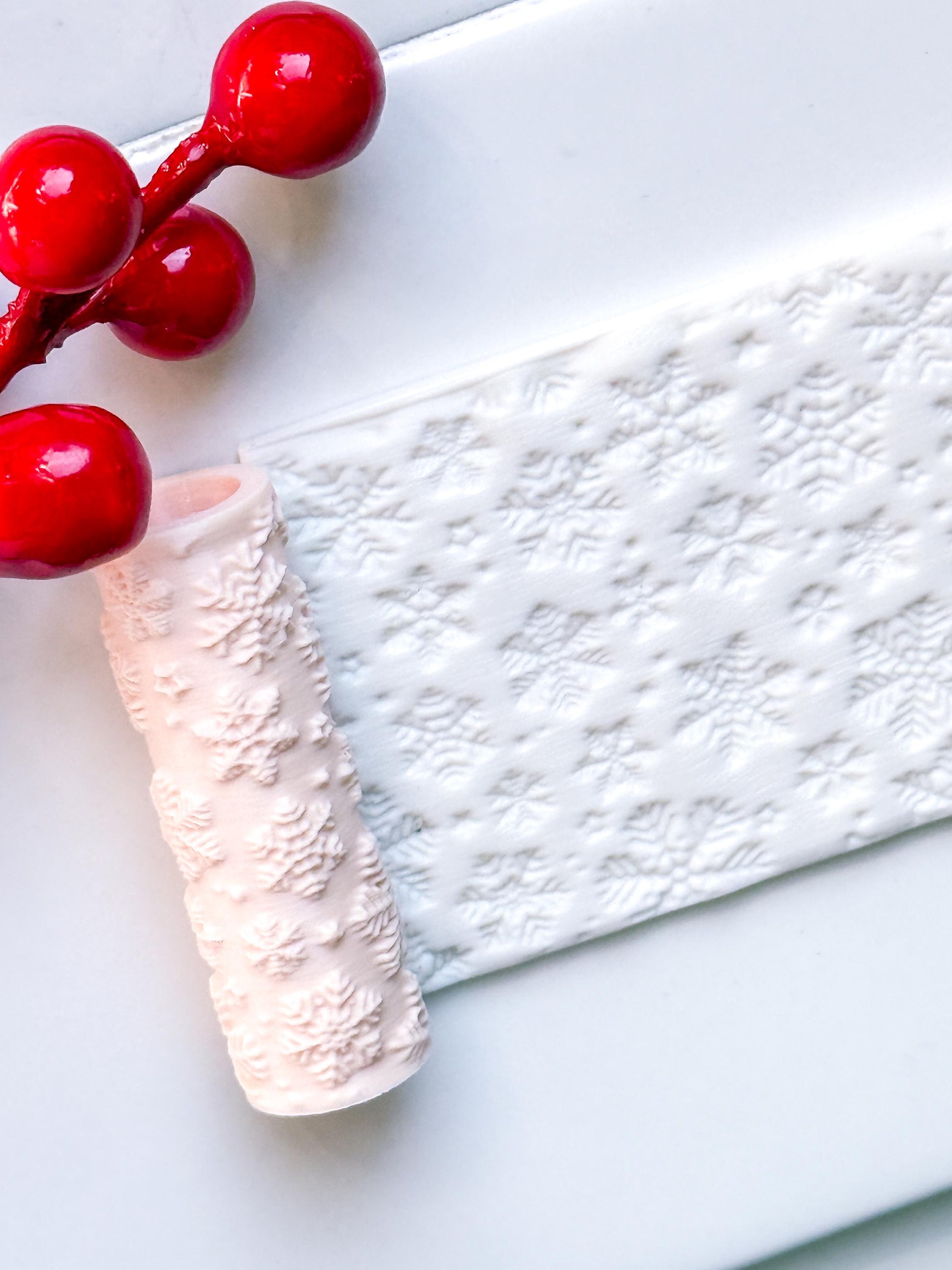 Snowflake Deboss Roller for Polymer Clay – Winter Texture Rolling Pin