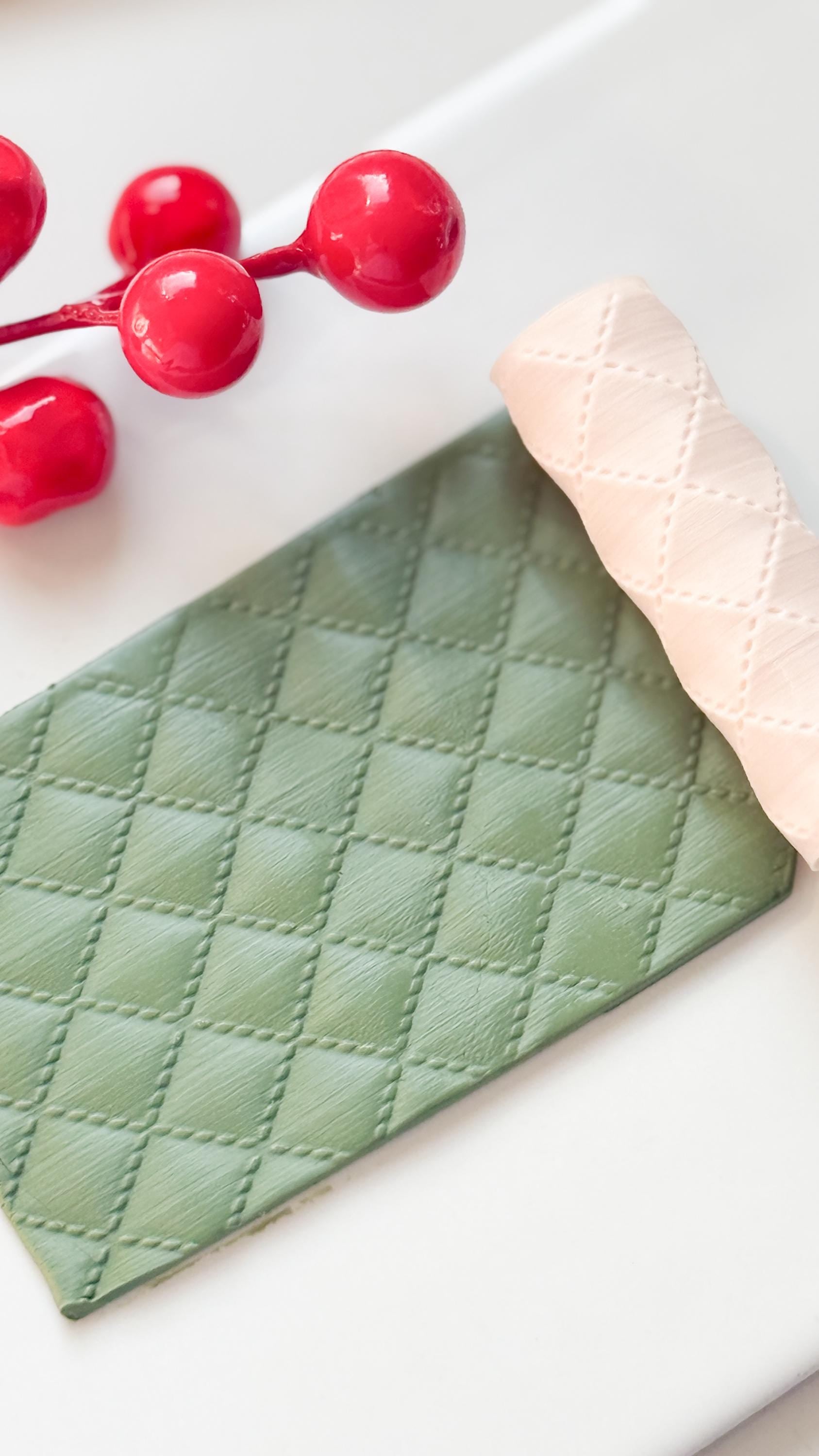 Quilted Diamond Emboss Roller for Polymer Clay – Stitch Texture Rolling Pin