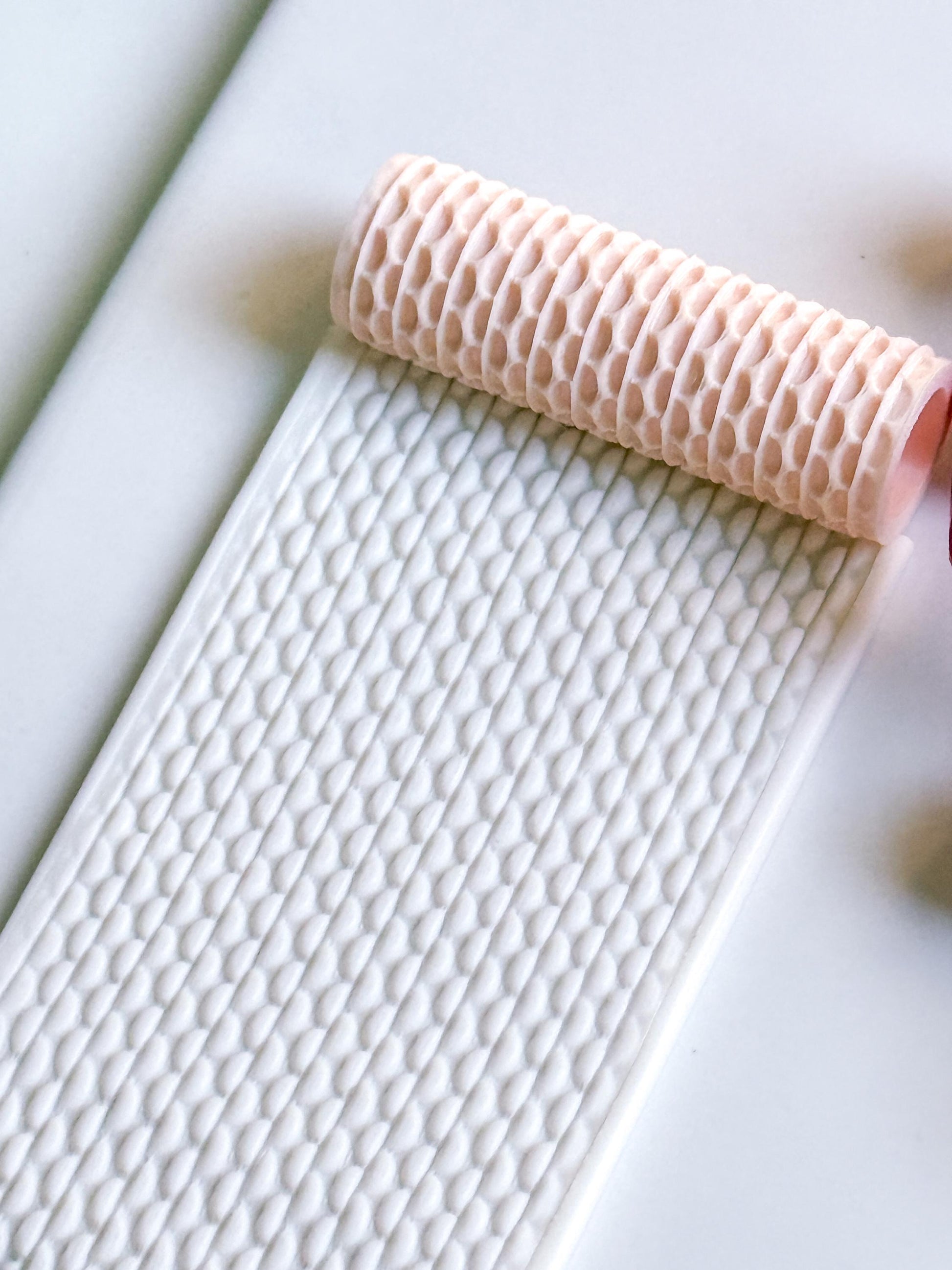 Scallop Embossing Roller – Wave Pattern Texture Roller for Polymer Clay