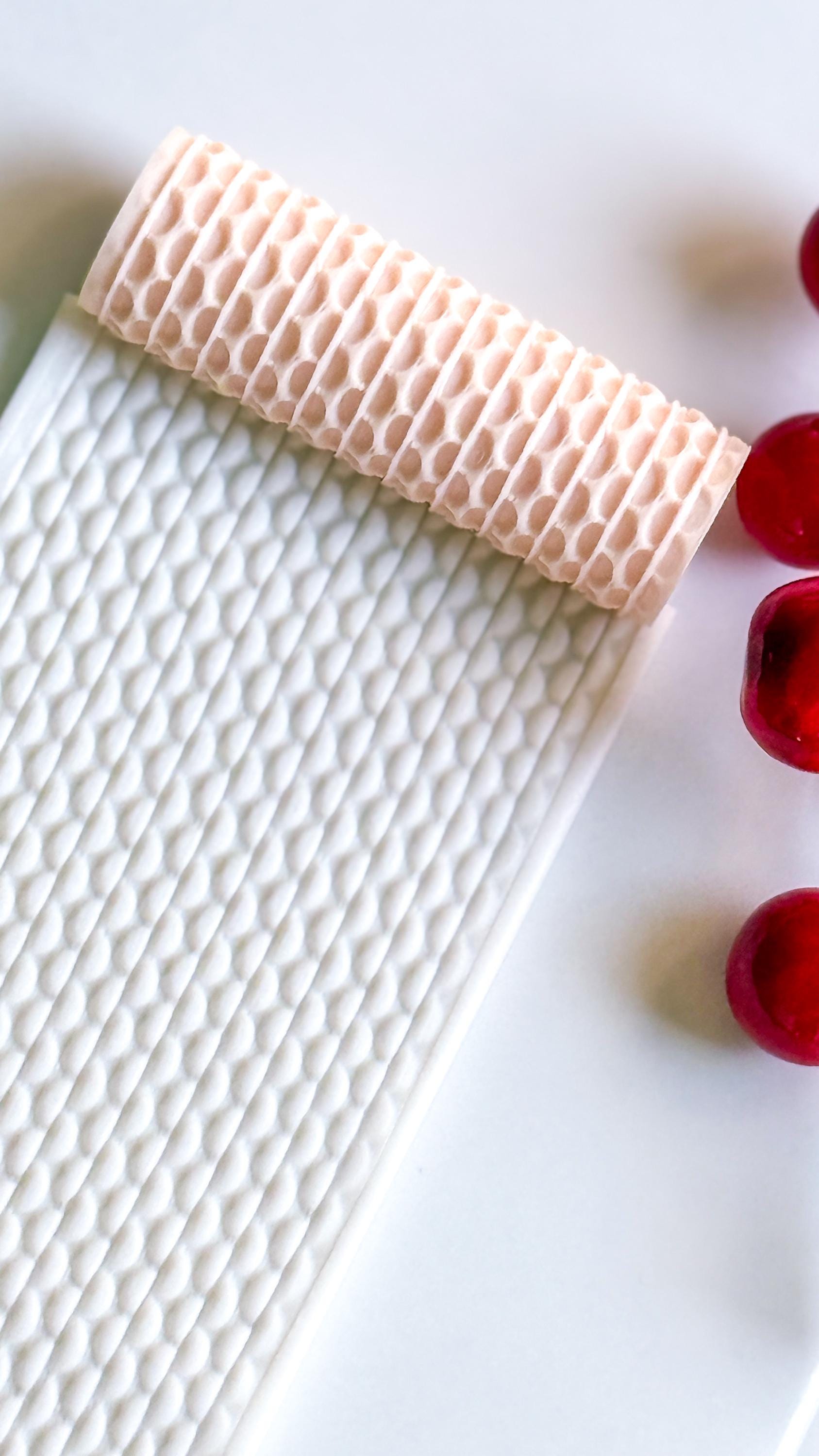 Scallop Embossing Roller – Wave Pattern Texture Roller for Polymer Clay