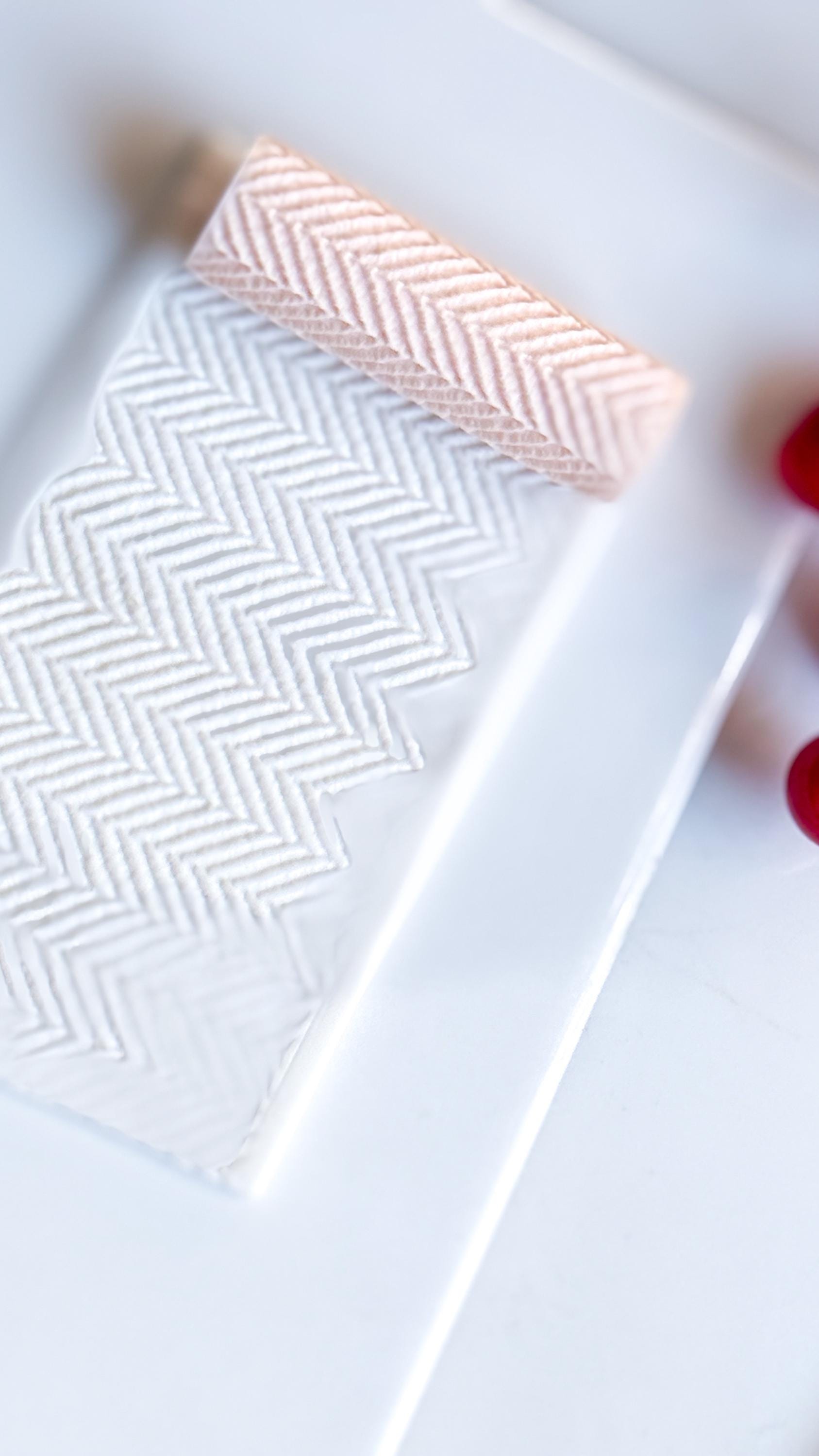 Herringbone Knit Embossing Roller – Diagonal Texture Roller for Polymer Clay