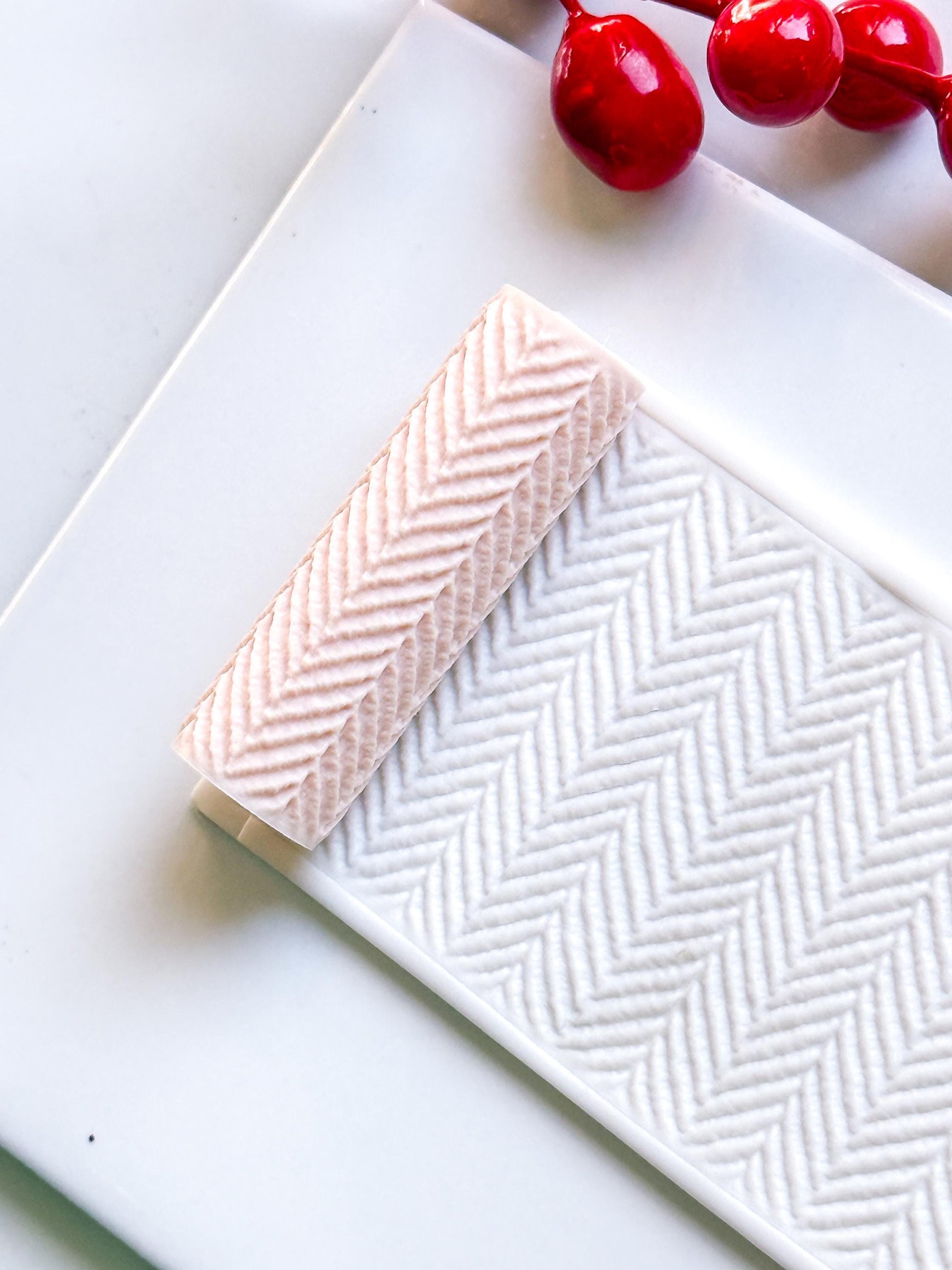 Herringbone Knit Embossing Roller – Diagonal Texture Roller for Polymer Clay
