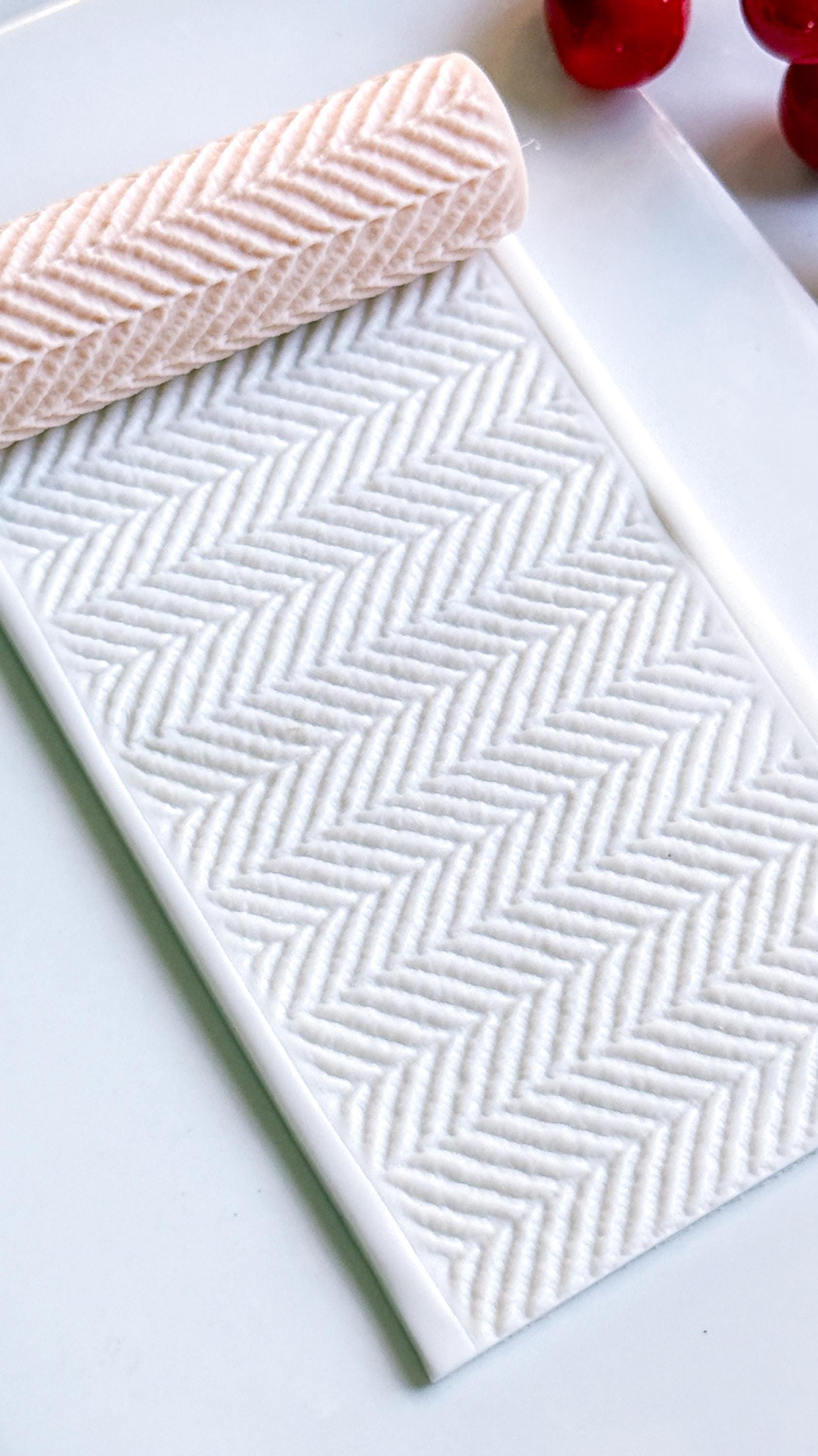 Herringbone Knit Embossing Roller – Diagonal Texture Roller for Polymer Clay