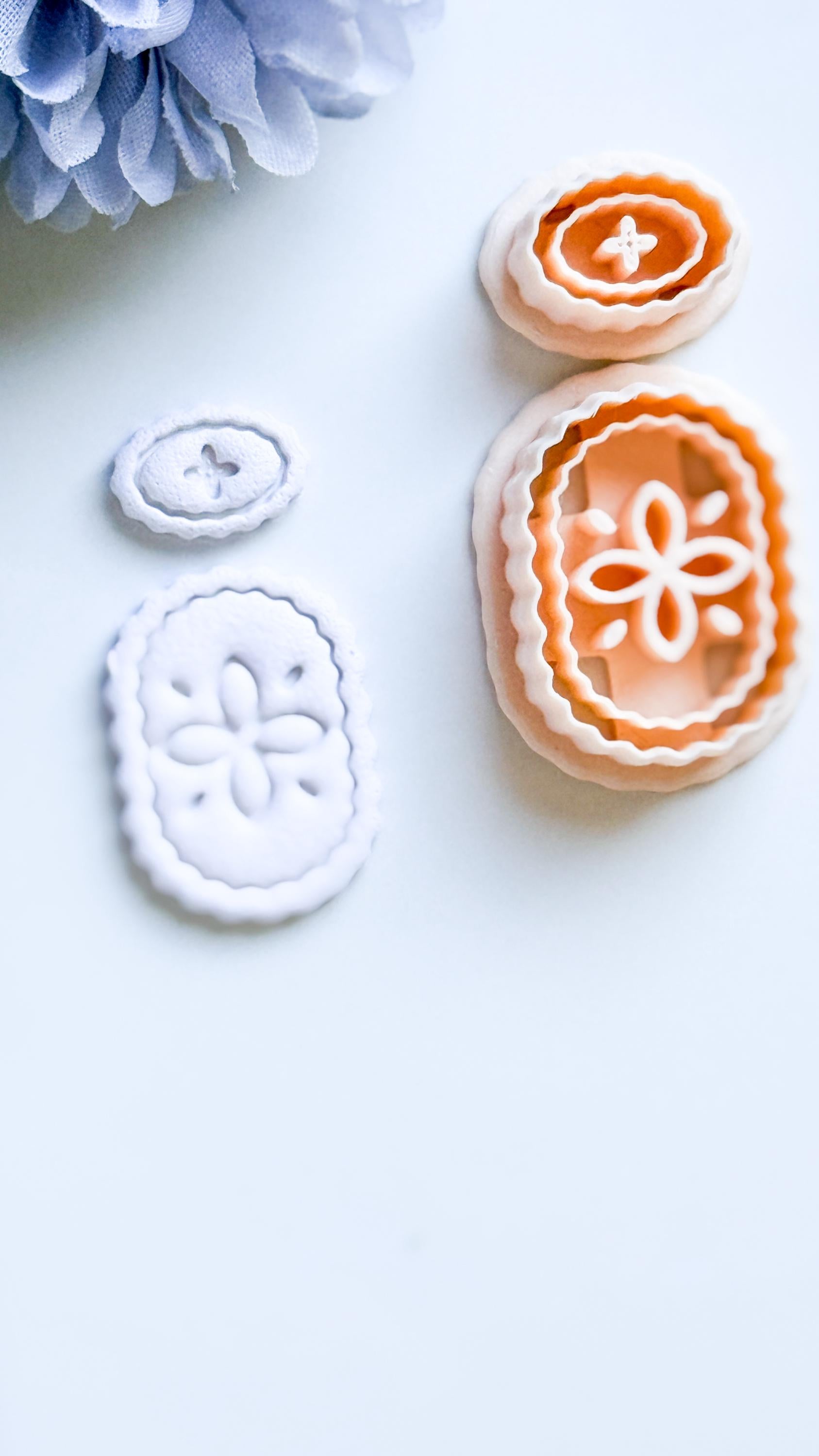 Floral Cameo Clay Cutter: Scalloped Oval Frame with Floral Detail