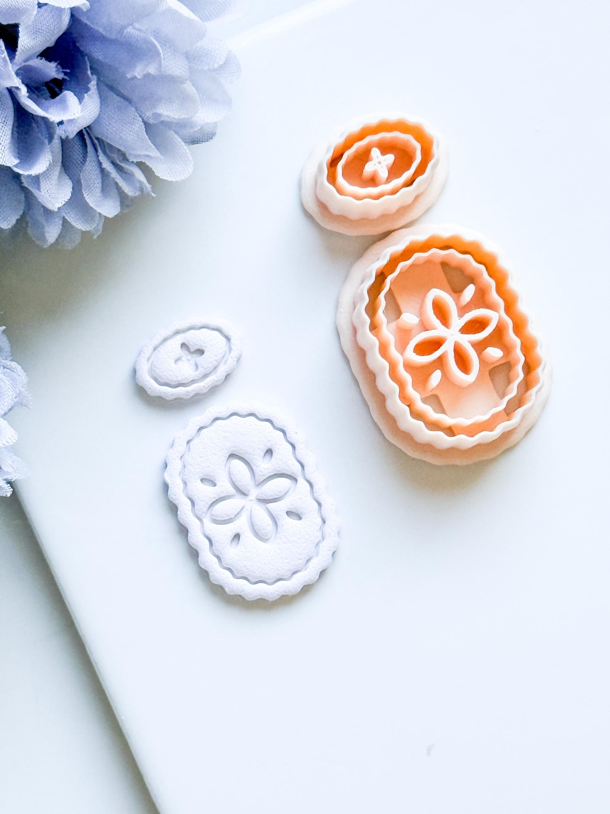 Floral Cameo Clay Cutter: Scalloped Oval Frame with Floral Detail