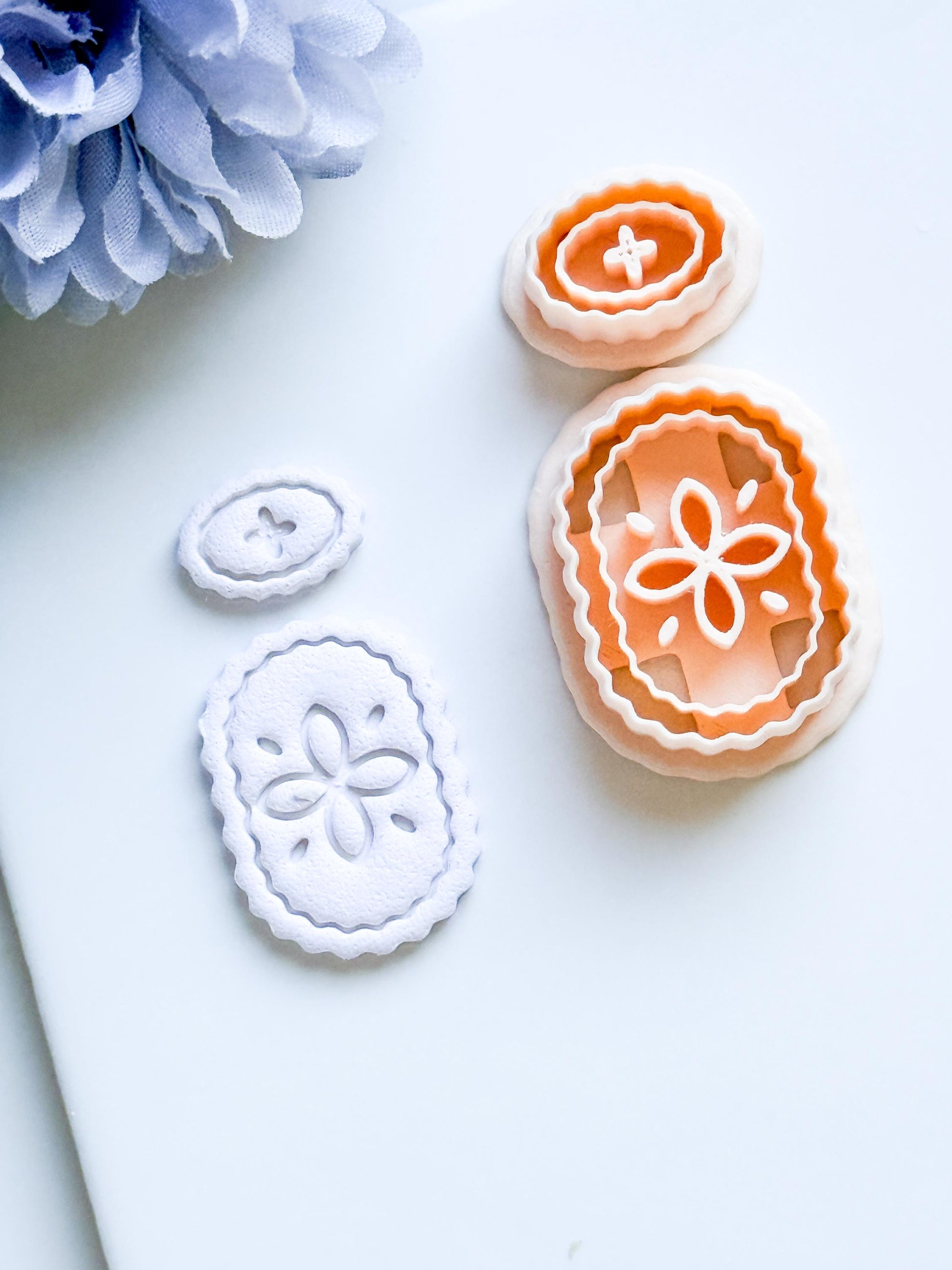 Floral Cameo Clay Cutter: Scalloped Oval Frame with Floral Detail
