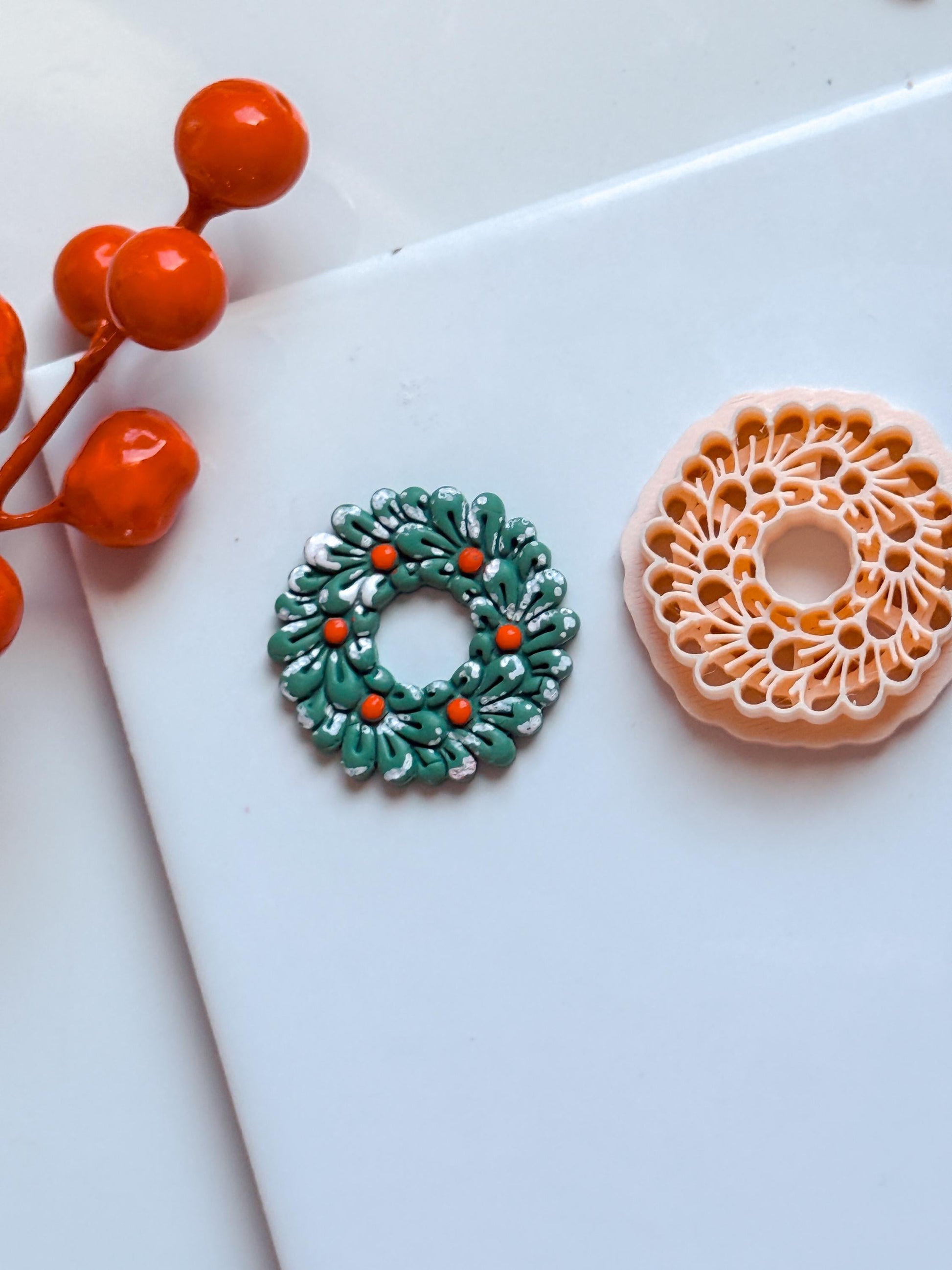 Christmas Wreath Clay Cutter: Holiday Earring Cutter for Polymer Clay