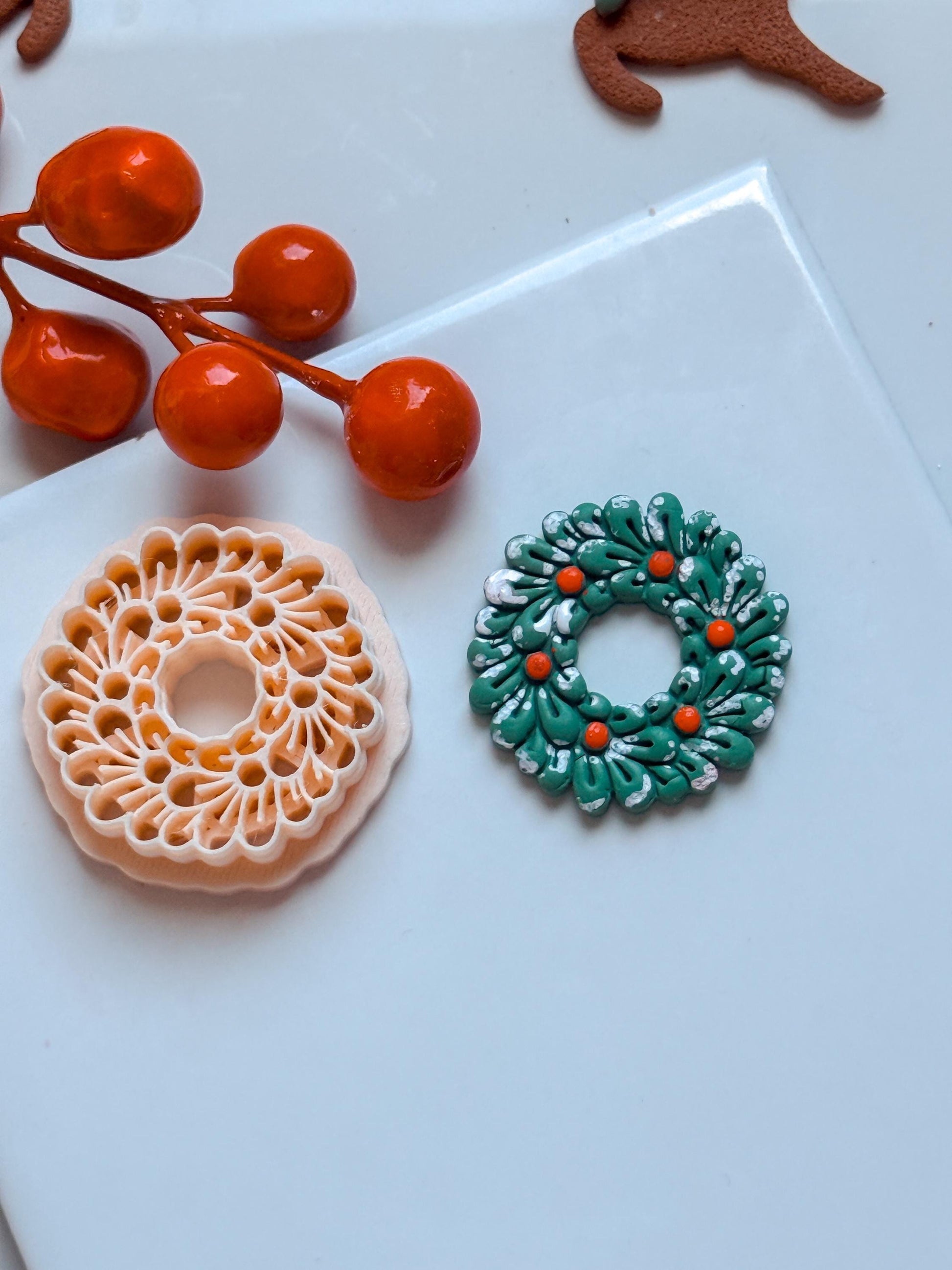 Christmas Wreath Clay Cutter: Holiday Earring Cutter for Polymer Clay