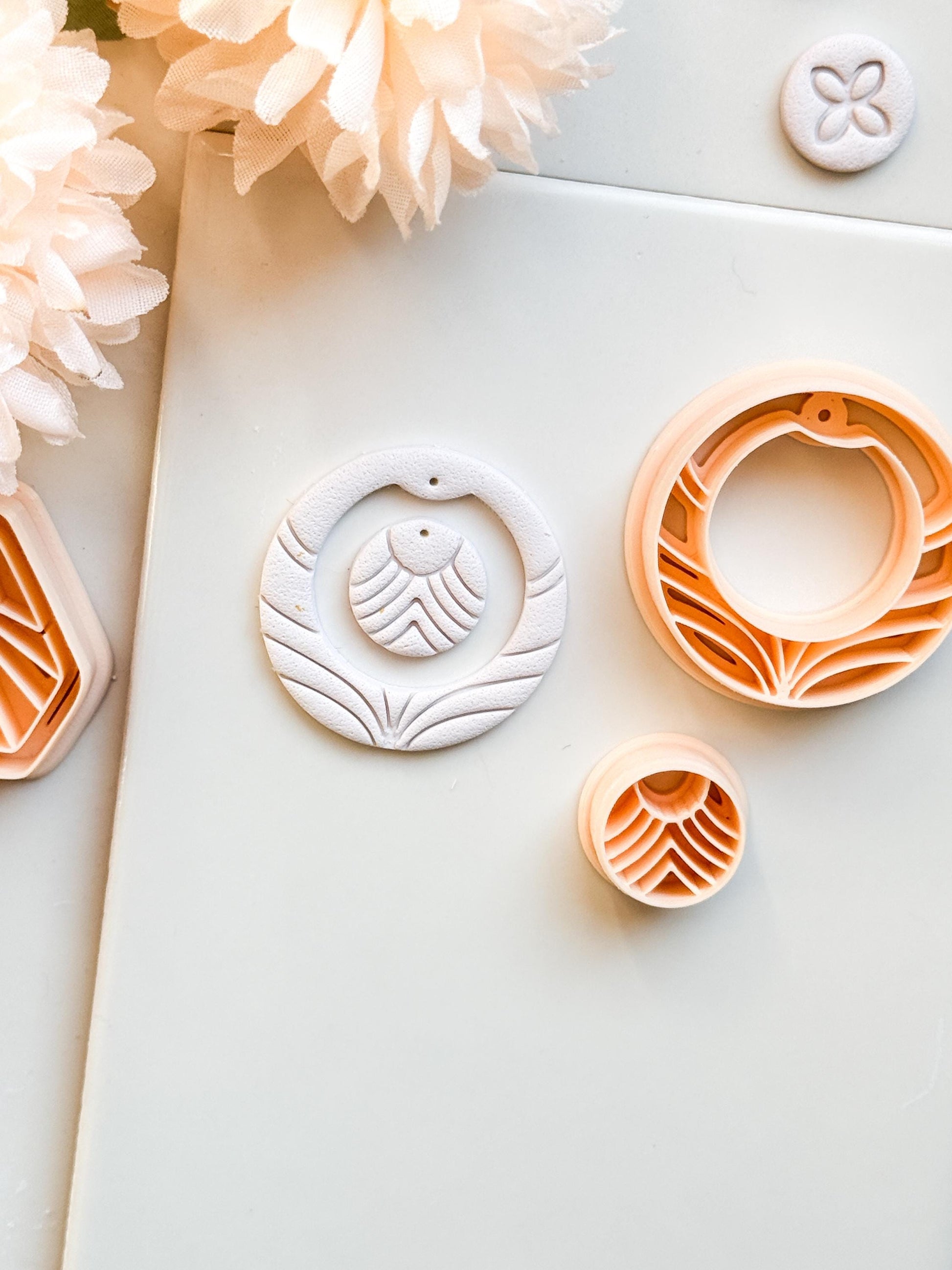 Florune Clay Cutter – Floral Round Polymer Clay Earring Tool