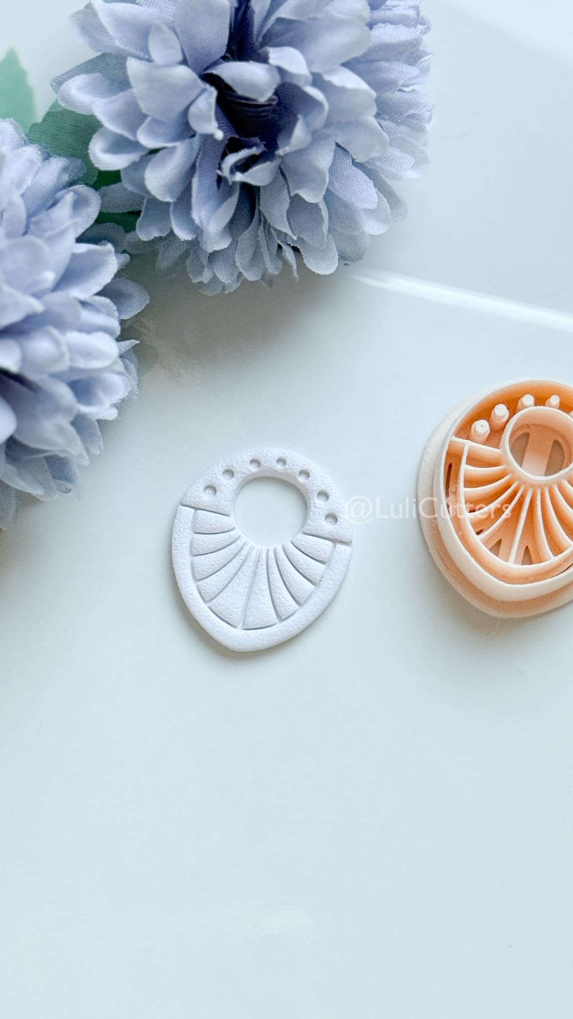 Arla Beam Polymer Clay Cutter: Radiant Arc Design for Earrings