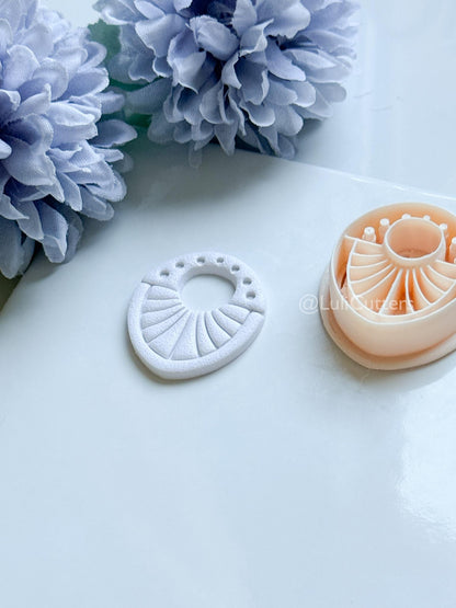 Arla Beam Polymer Clay Cutter: Radiant Arc Design for Earrings