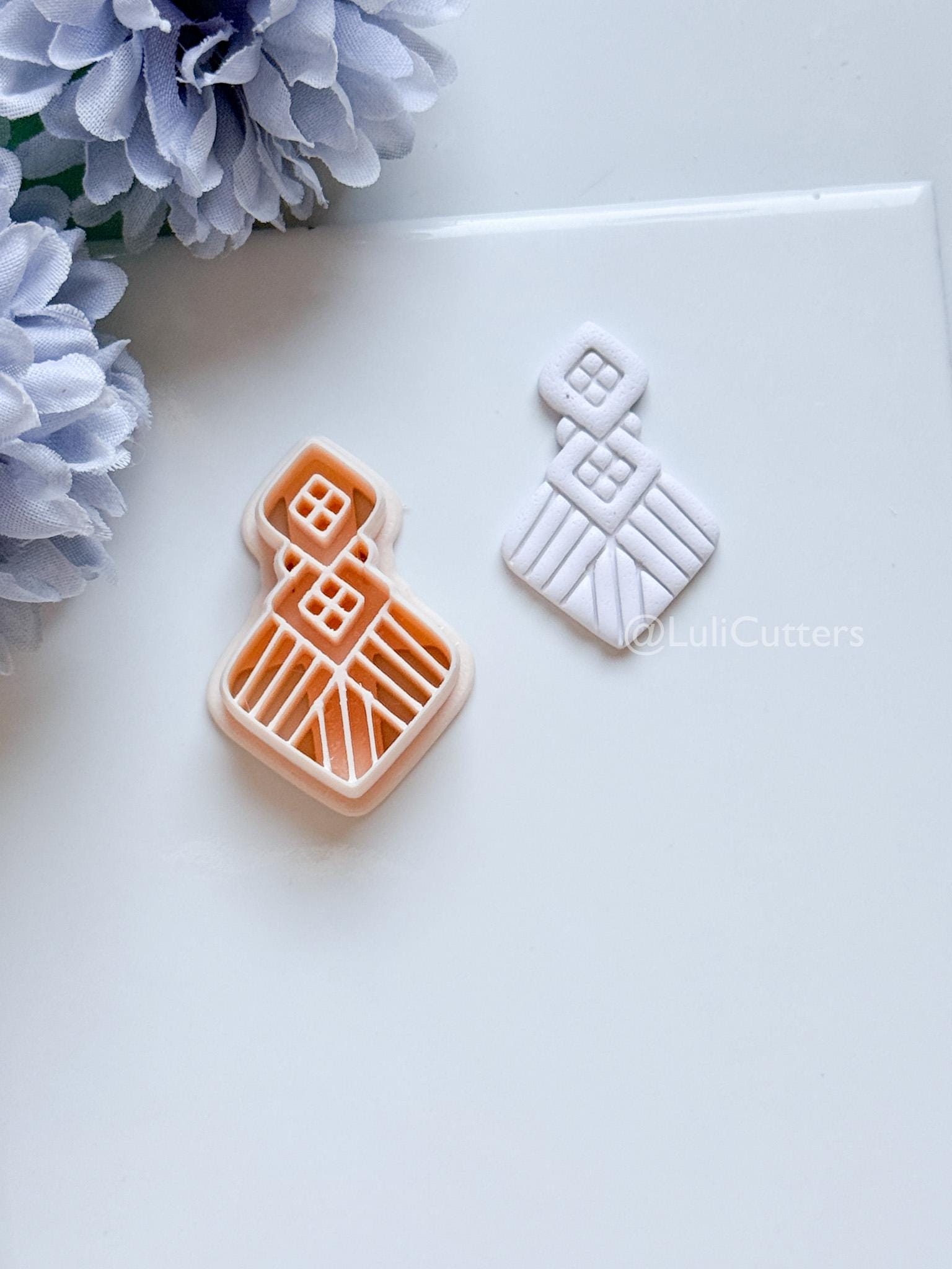 Alba Wren Polymer Clay Cutter: Geometric Ray Design for Earrings