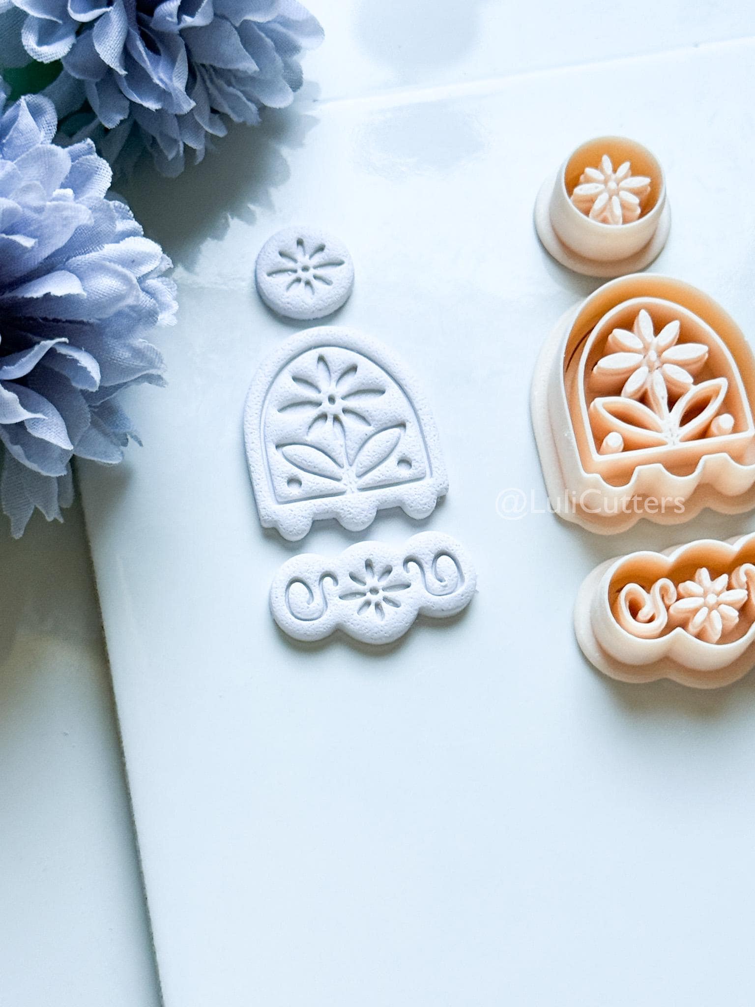 Sora Polymer Clay Cutter: Floral Arch Design for Earrings