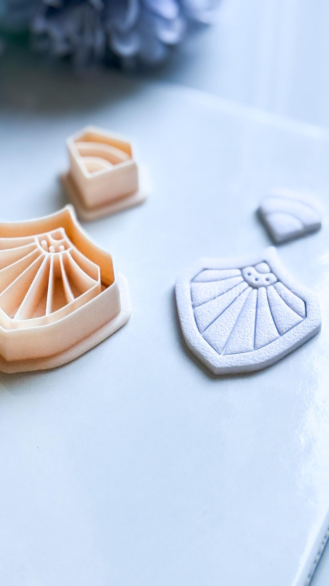 Ray Moss Polymer Clay Cutter: Fan Ray Design for Earrings