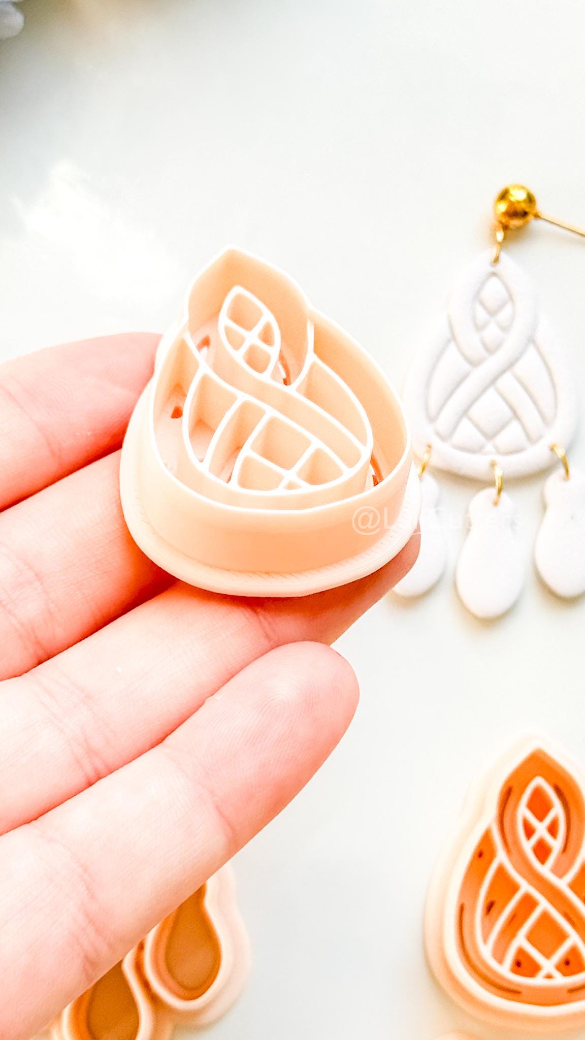 Coil Drop Polymer Clay Cutter: Intertwined Teardrop Design for Earrings