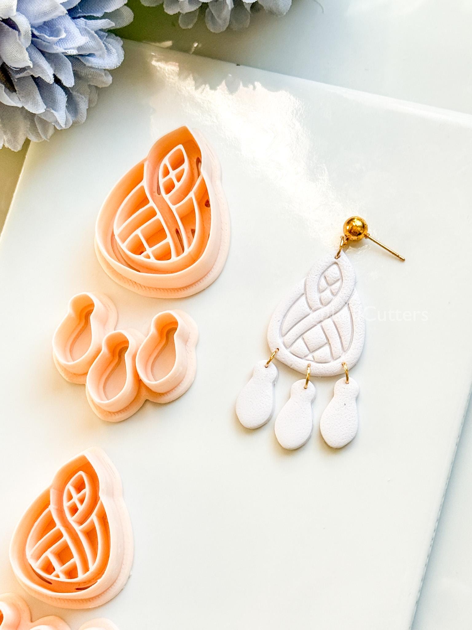 Coil Drop Polymer Clay Cutter: Intertwined Teardrop Design for Earrings