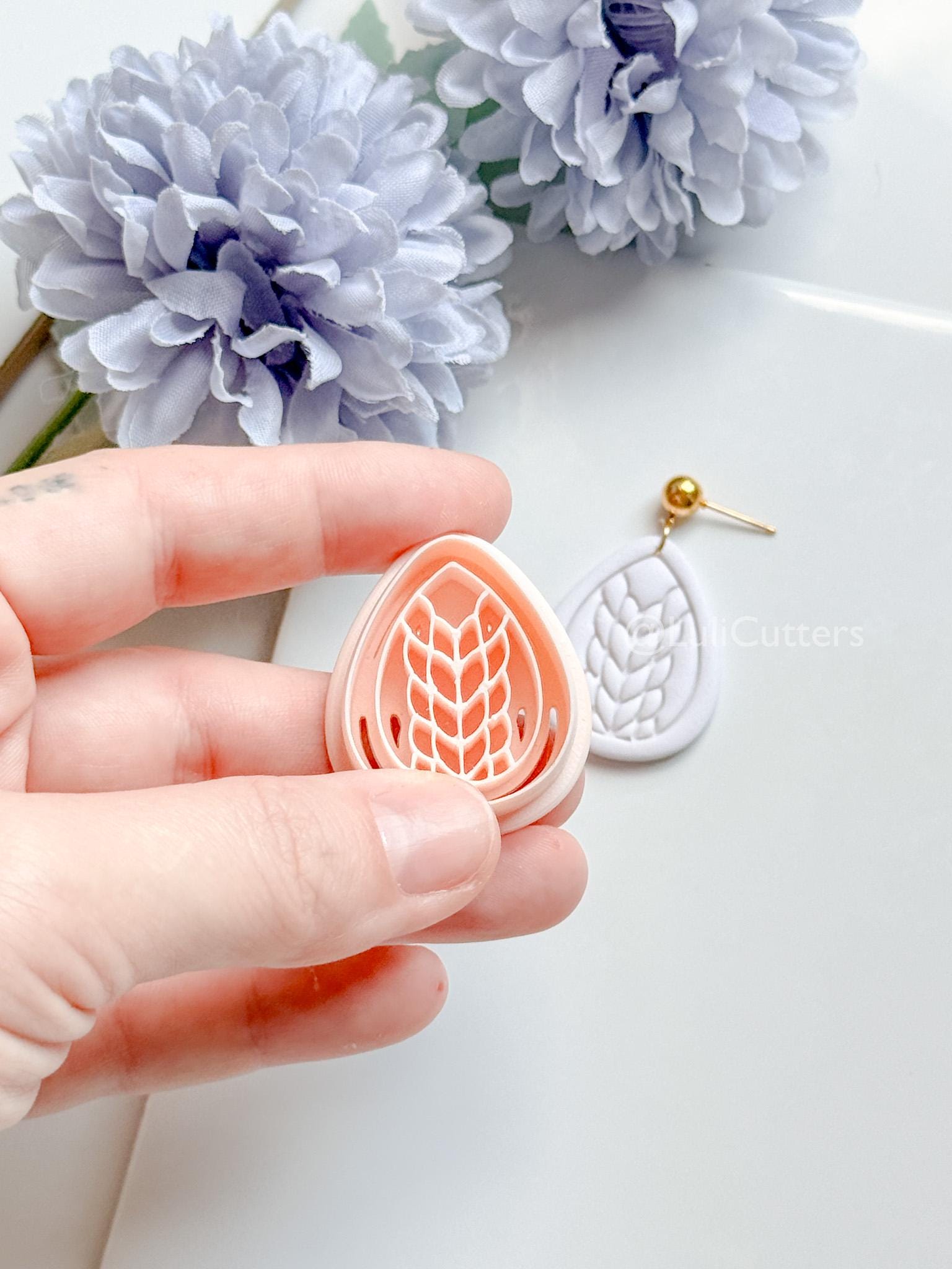 Braid Ora Polymer Clay Cutter: Braided Teardrop Design for Earrings