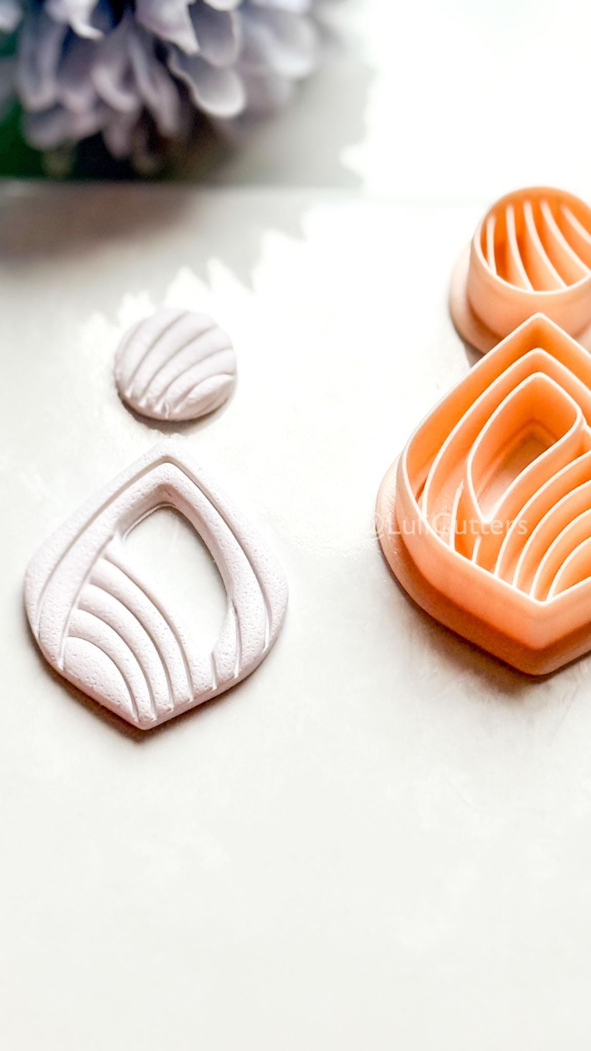 Sylvi Polymer Clay Cutter: Layered Drop Shape with Rounded Line Texture