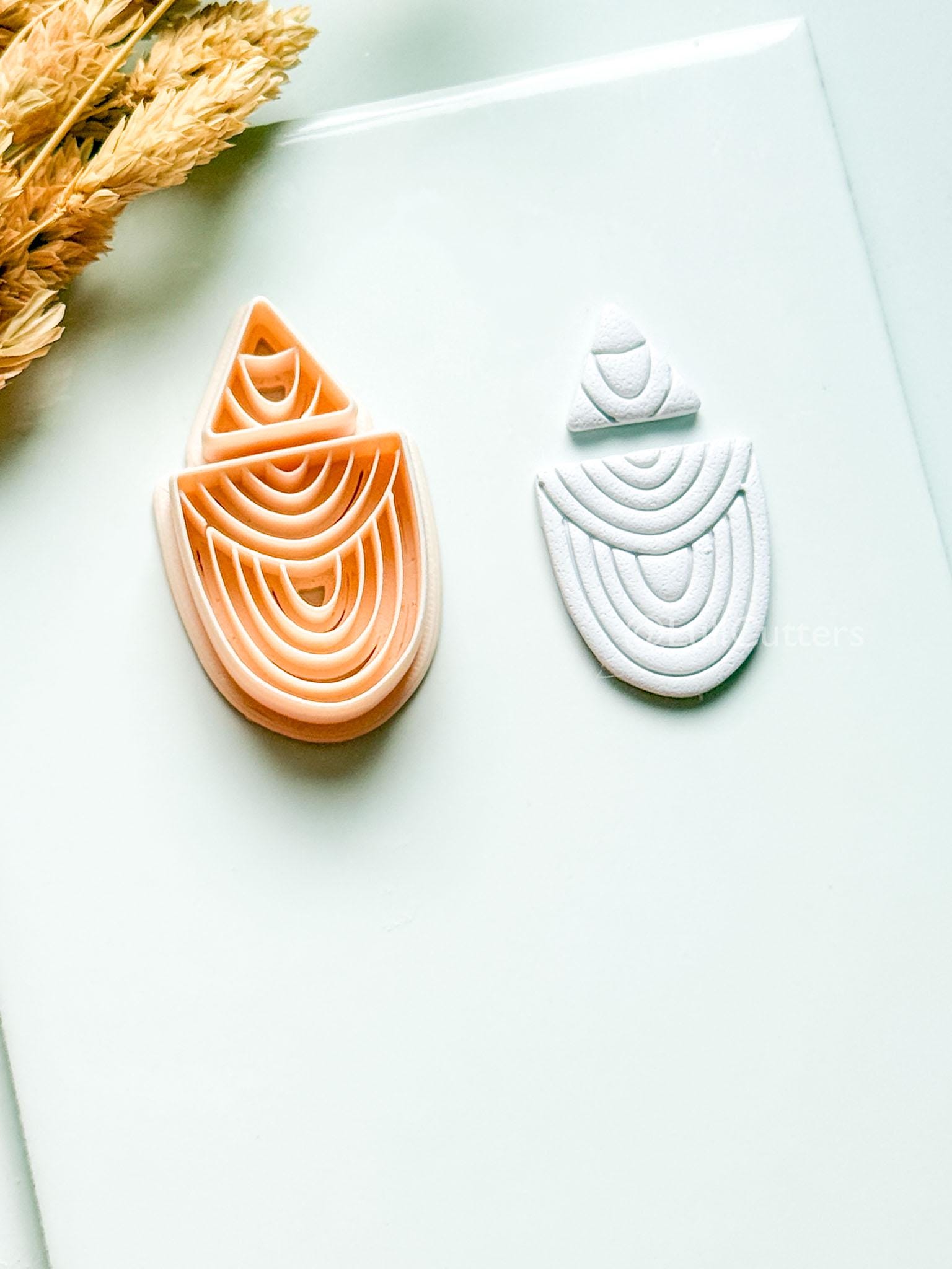 Zuri Polymer Clay Cutter: Layered Drop Shape with Semi-Circle Line Texture