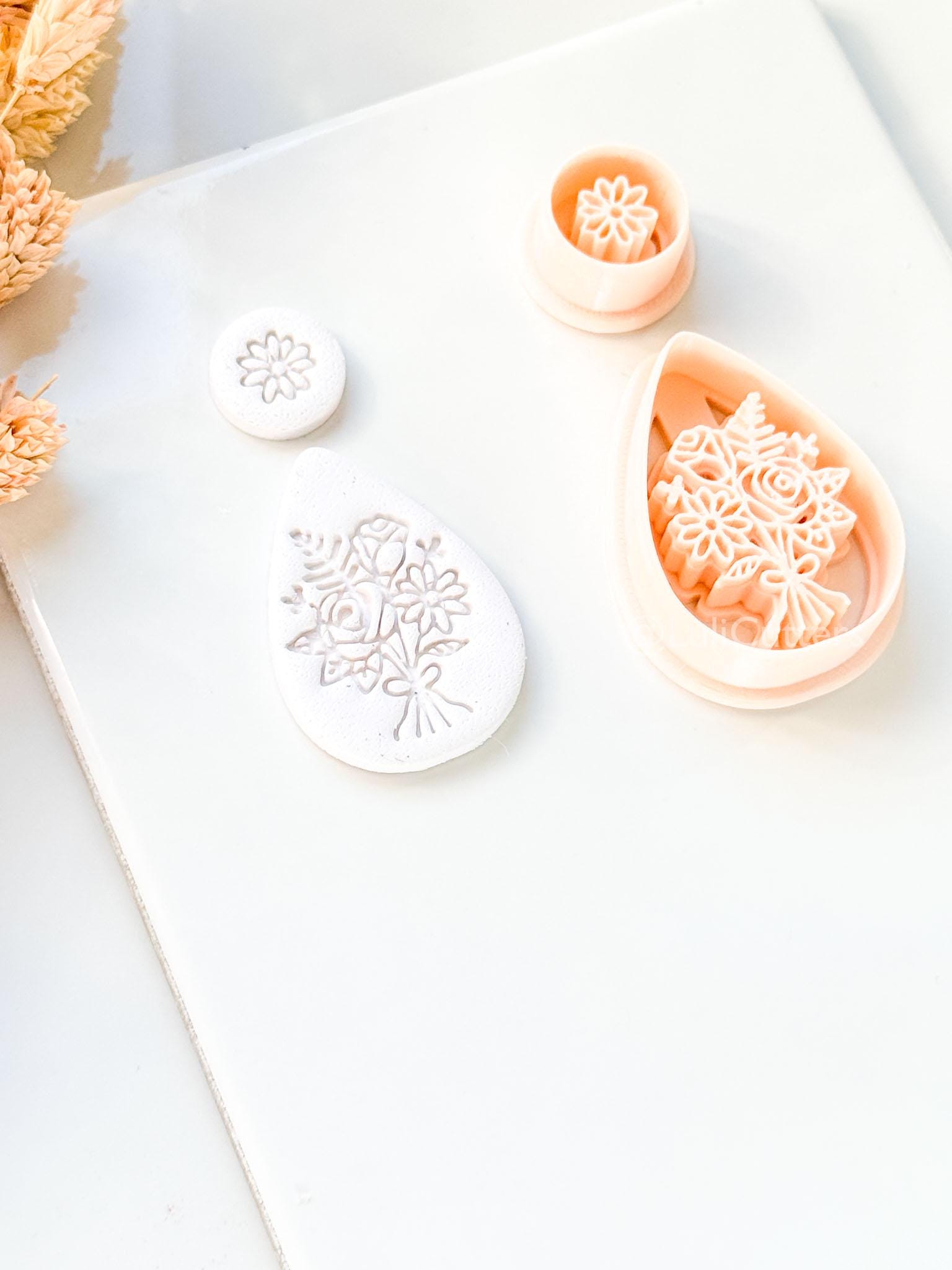 Naris Bouquet Clay Cutter: Layered Floral Teardrop Design