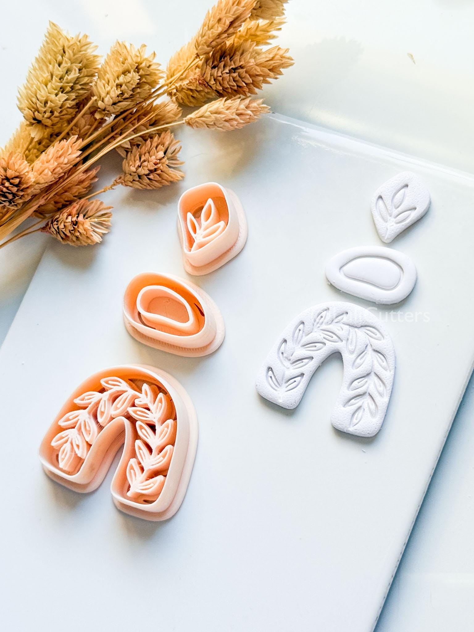 Neris Arch Clay Cutter: Layered Leafy Arch Dangle Design