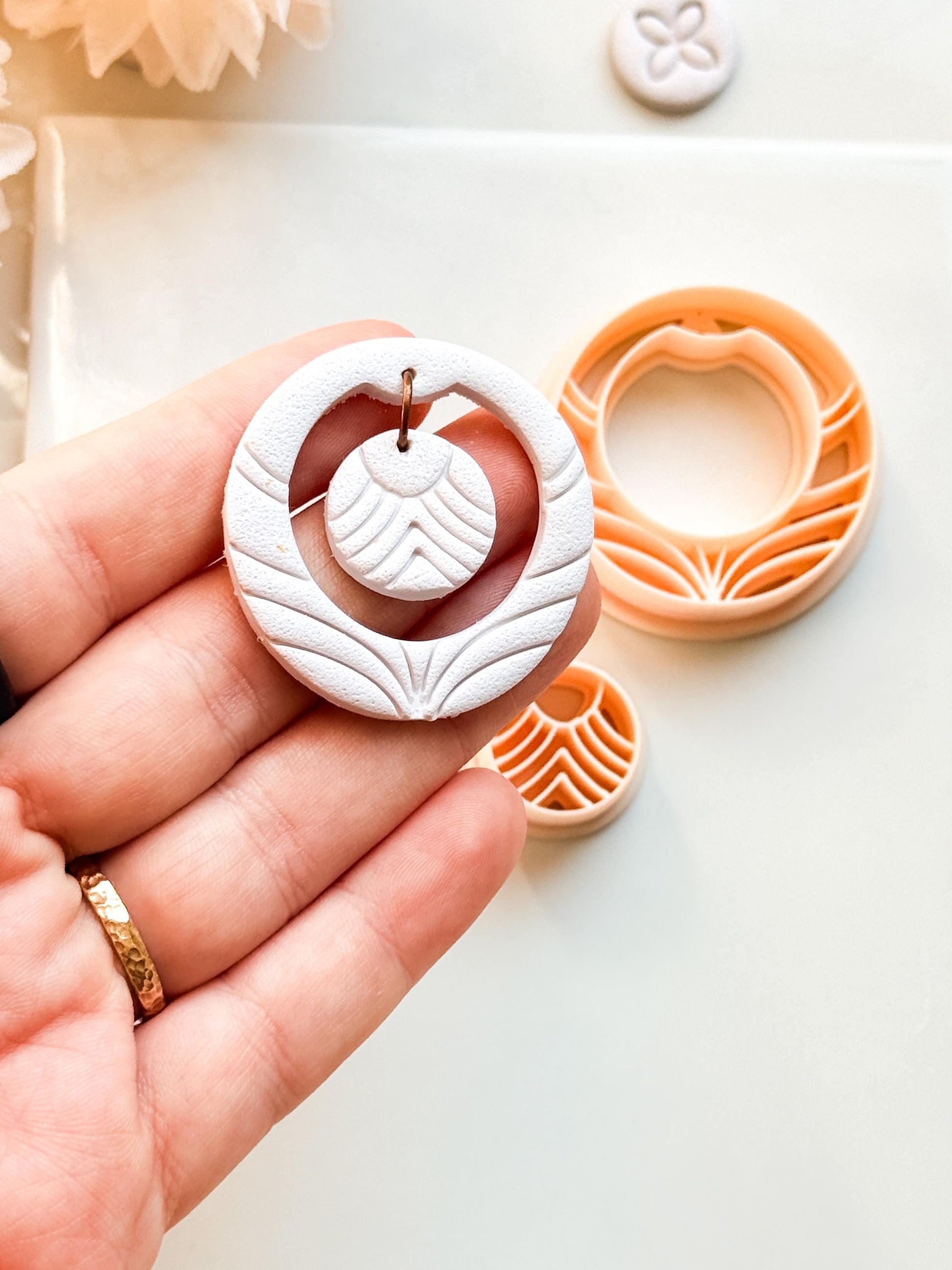 Florune Clay Cutter – Floral Round Polymer Clay Earring Tool