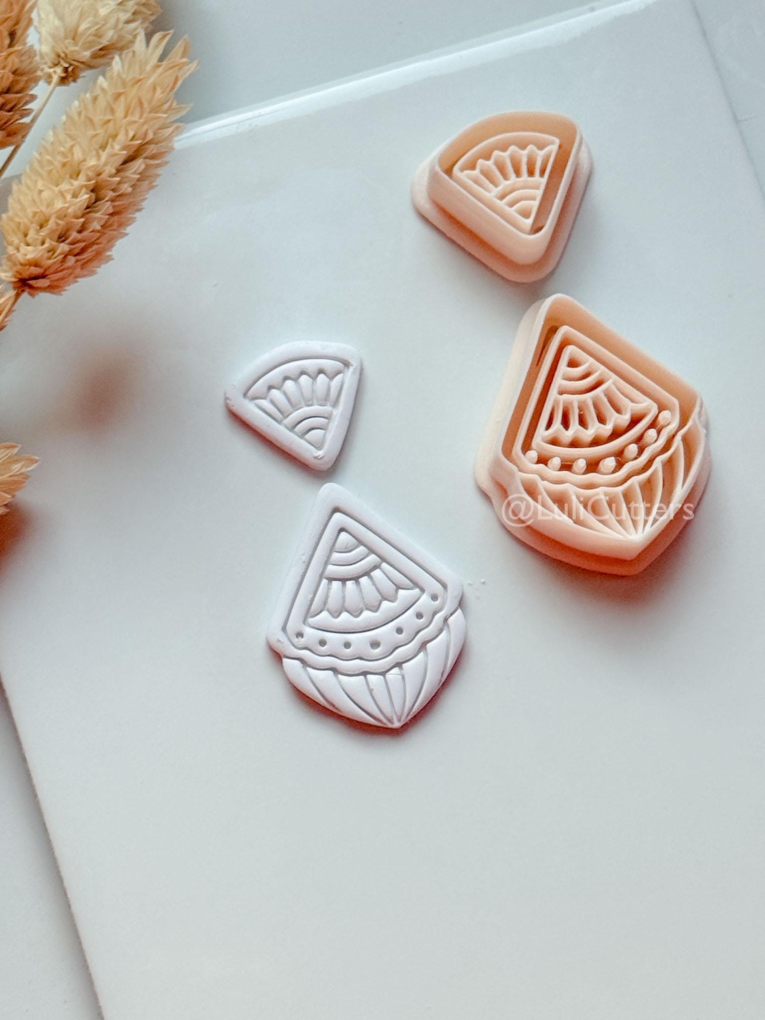 Verena Clay Cutter: Geometric Fan Drop Design