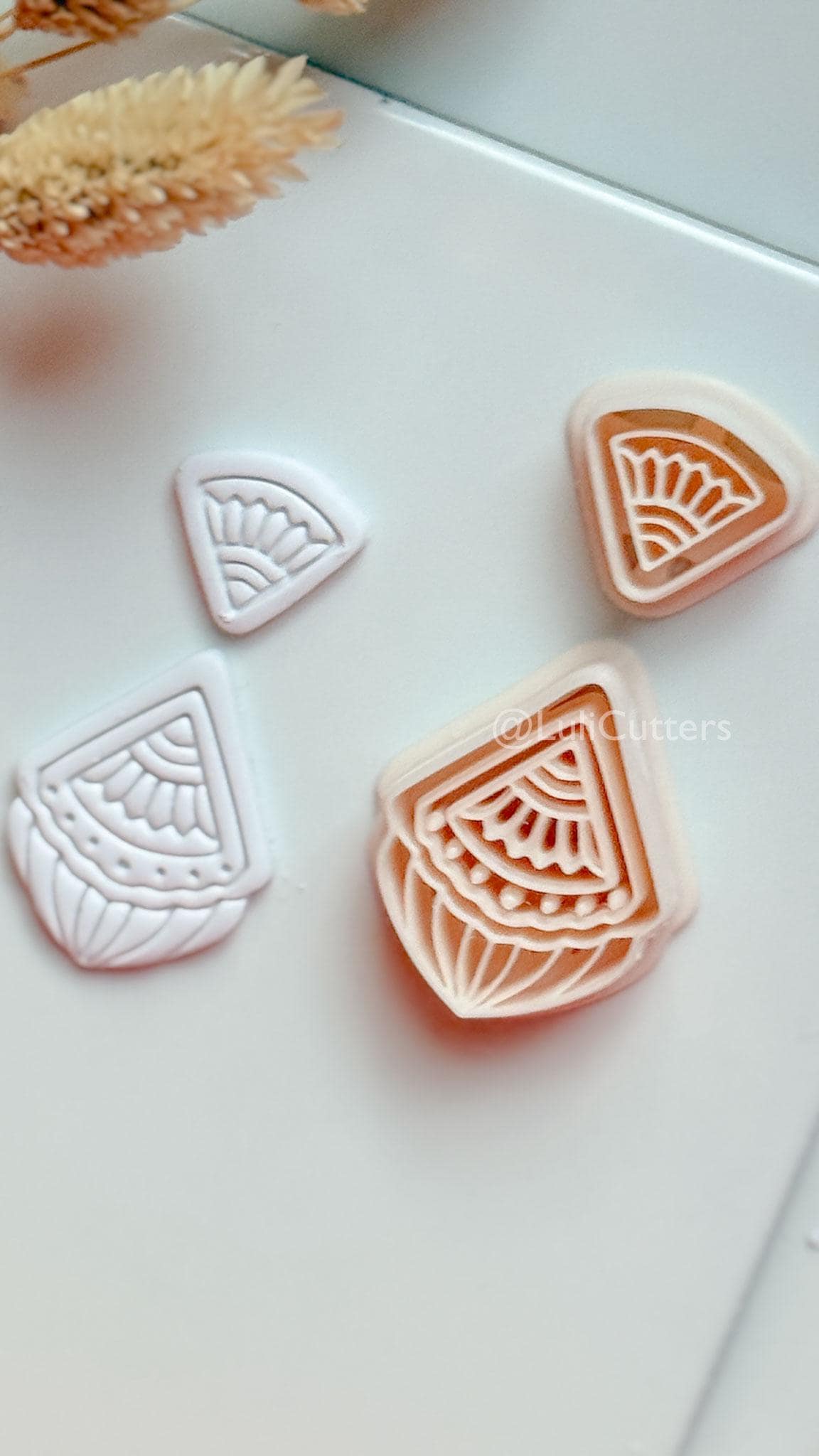 Verena Clay Cutter: Geometric Fan Drop Design