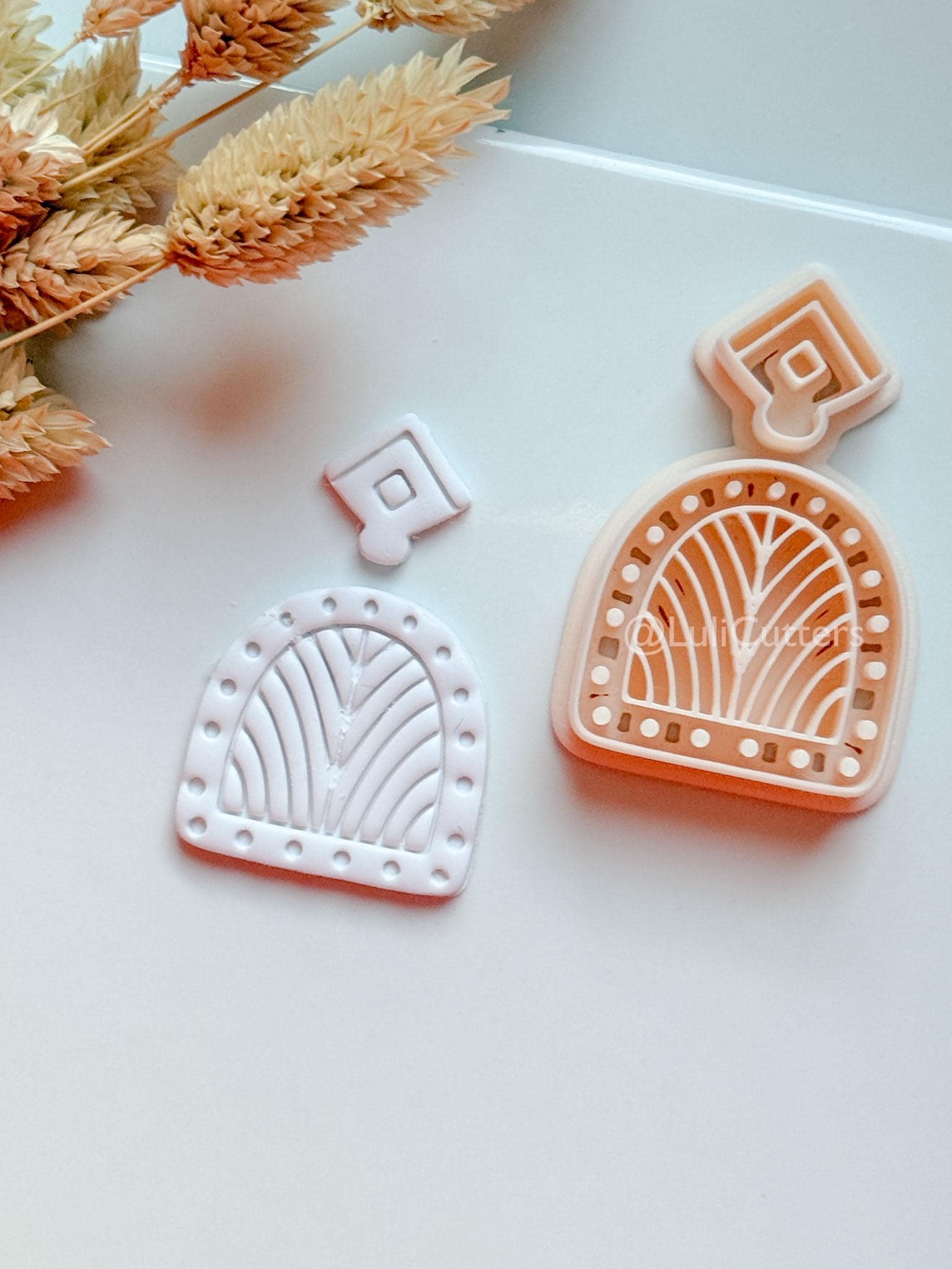 Nura Clay Cutter: Layered Geometric Arch Dangle Design