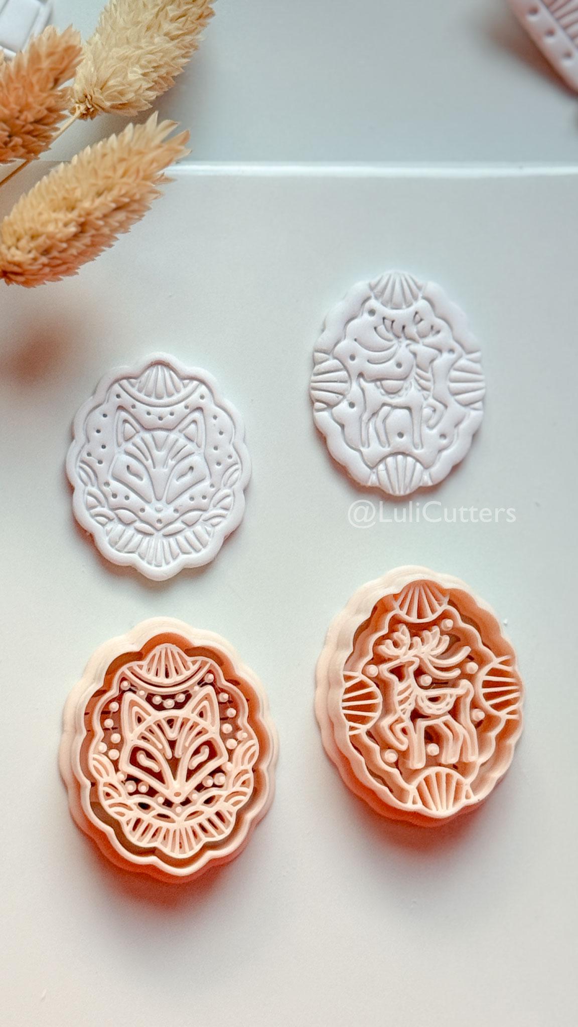 Aurora Fox Clay Cutter: Oval Woodland Fox Design