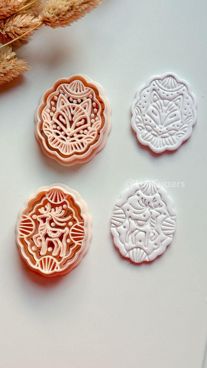 Aurora Fox Clay Cutter: Oval Woodland Fox Design