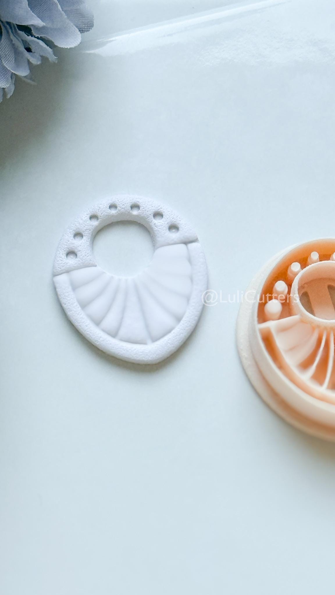 Arla Beam Polymer Clay Cutter: Radiant Arc Design for Earrings