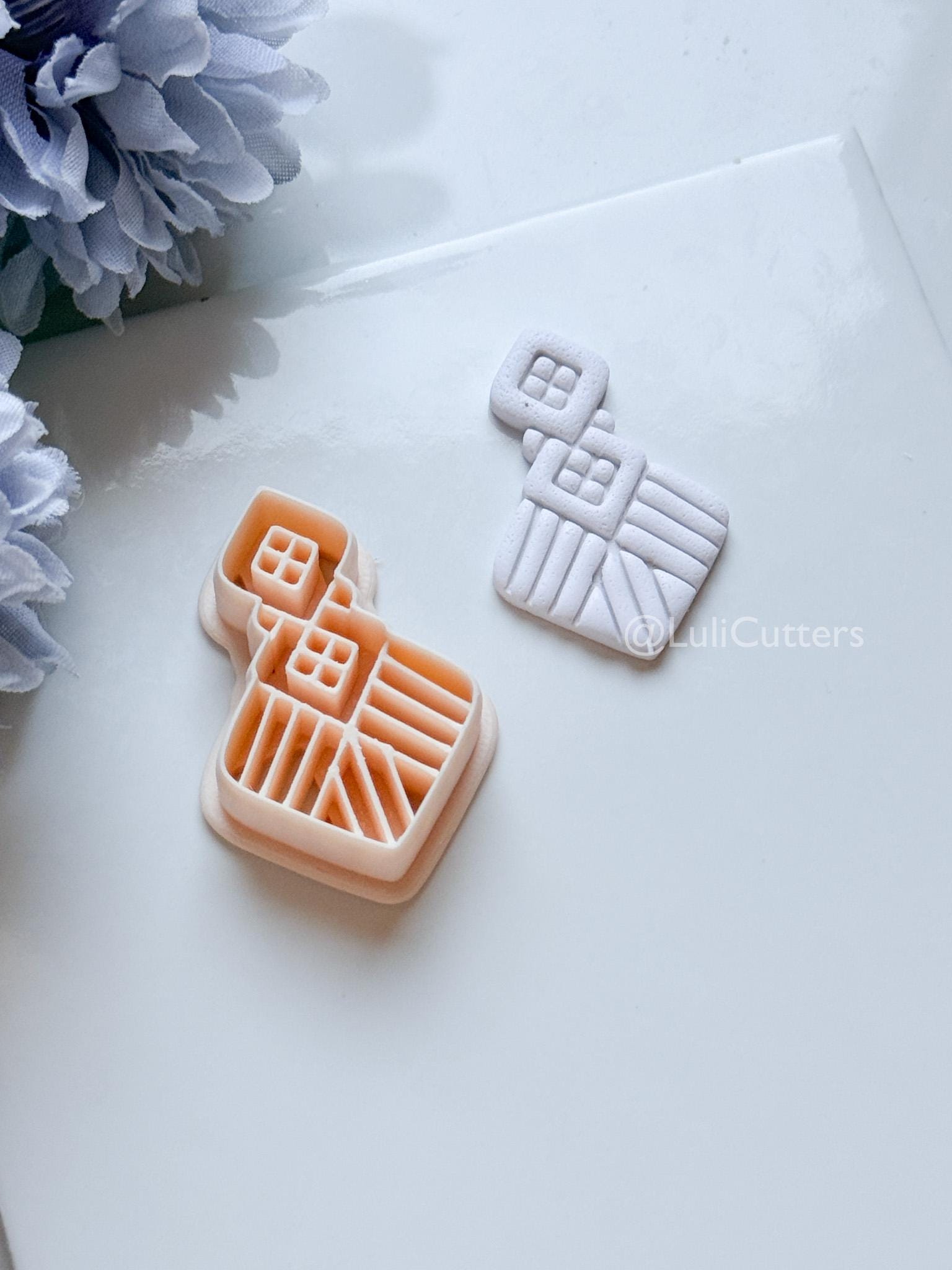 Alba Wren Polymer Clay Cutter: Geometric Ray Design for Earrings