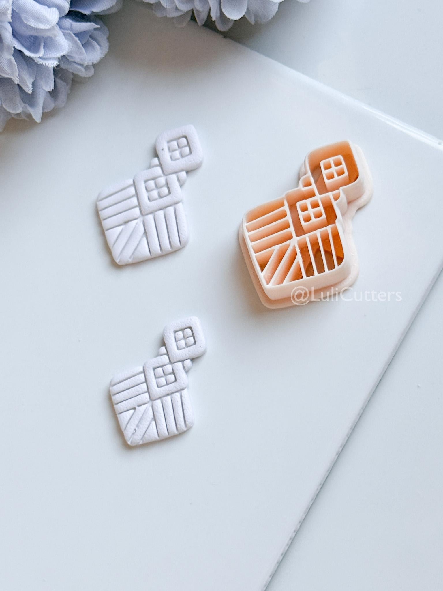 Alba Wren Polymer Clay Cutter: Geometric Ray Design for Earrings