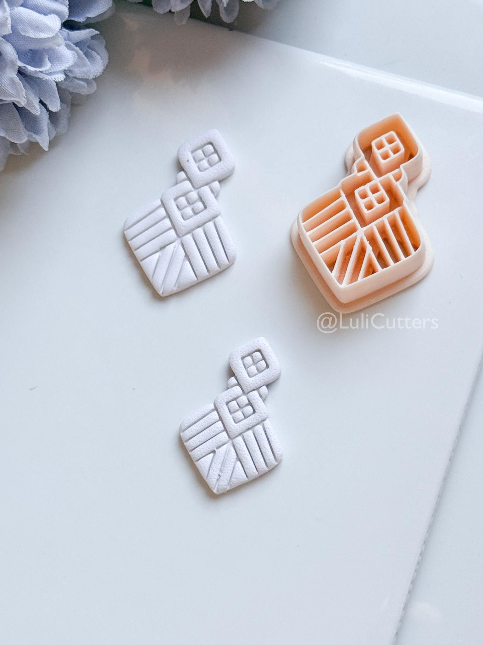 Alba Wren Polymer Clay Cutter: Geometric Ray Design for Earrings