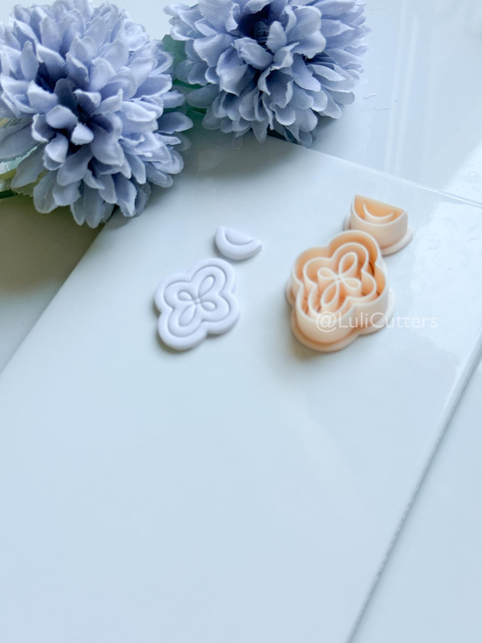 Vale Crest Polymer Clay Cutter: Ornate Clover Shape for Earrings