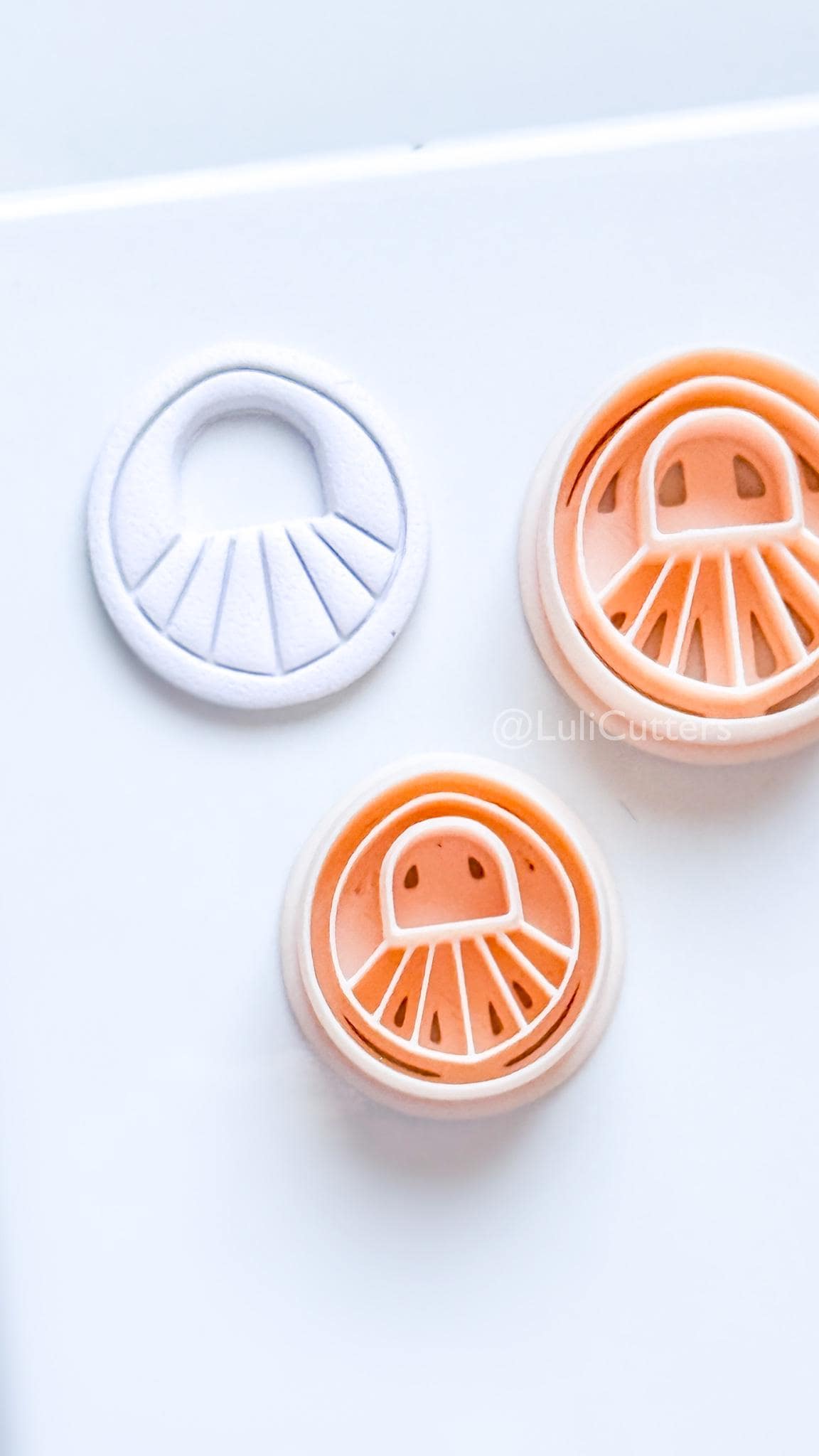 Ribbed Oval Polymer Clay Cutter: Arched Rib Design for Earrings