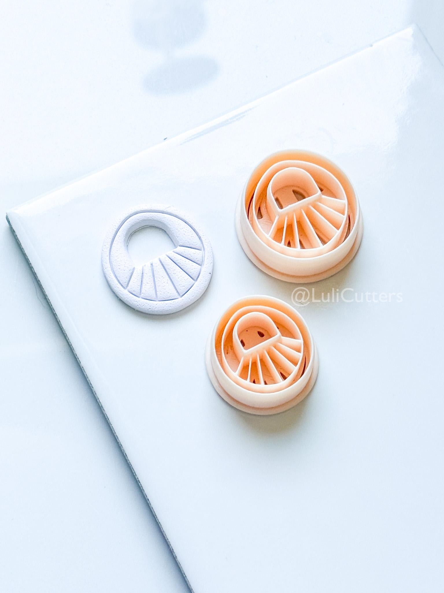 Ribbed Oval Polymer Clay Cutter: Arched Rib Design for Earrings