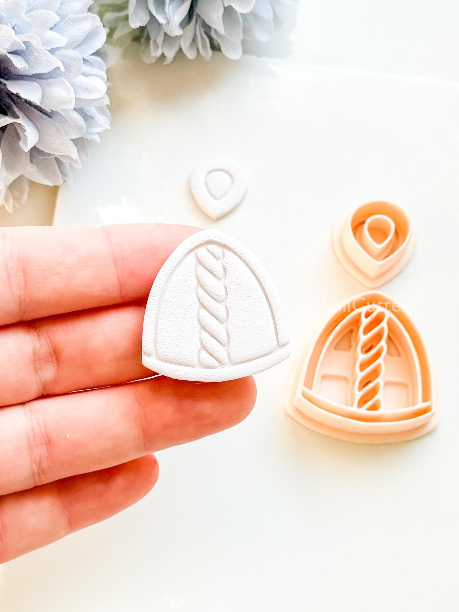 Loop Sol Polymer Clay Cutter: Twisted Arch Design for Earrings