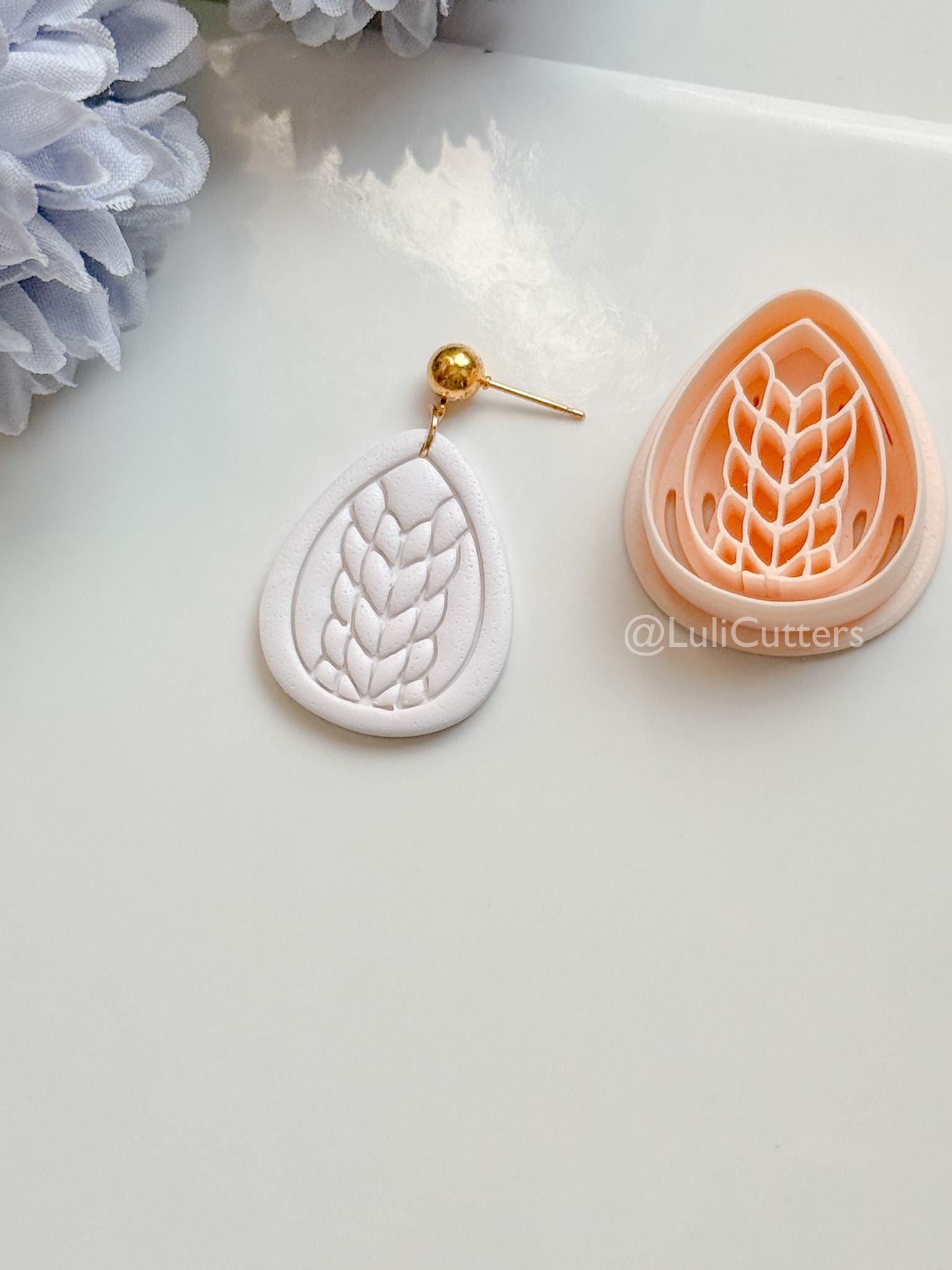 Braid Ora Polymer Clay Cutter: Braided Teardrop Design for Earrings