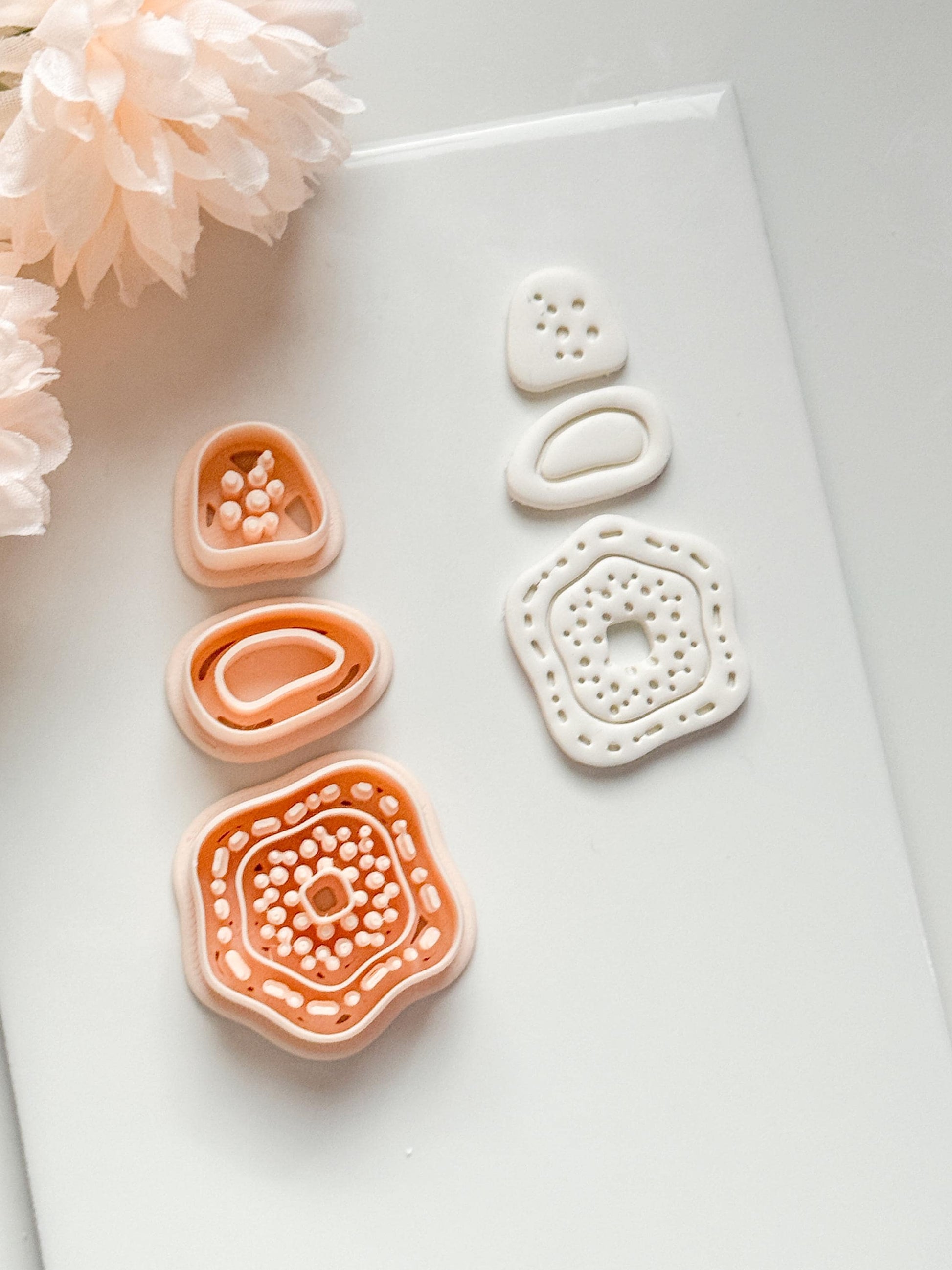 Nolia Dots Clay Cutter: Layered Organic Dot Pattern Design