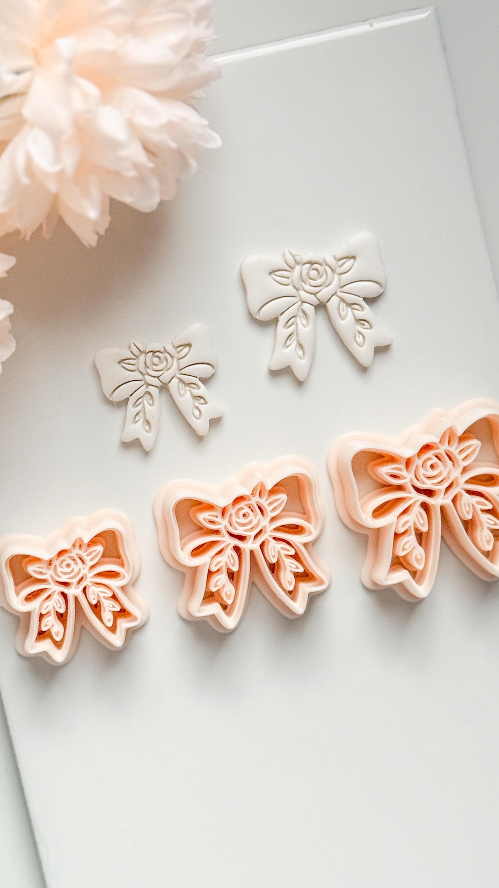 Bow Rosa Floral Clay Cutter: Rose Bloom Bow with Leaf Details